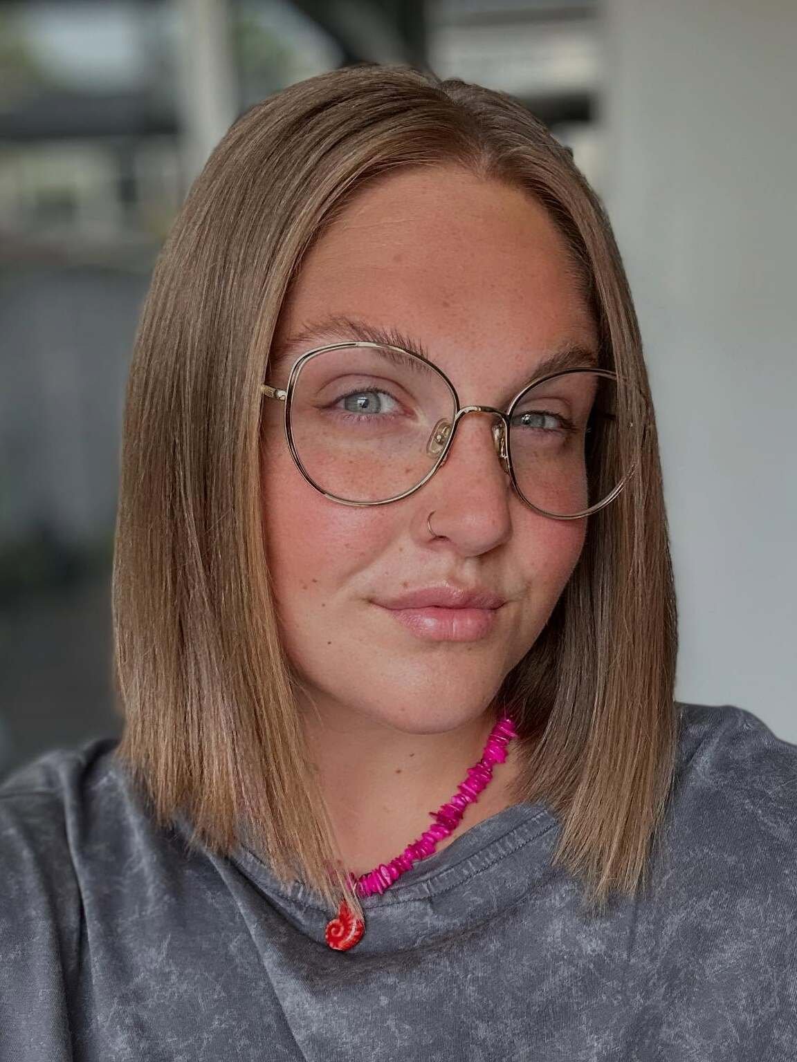Centre-parted straight lob with blunt shoulder-skimming ends