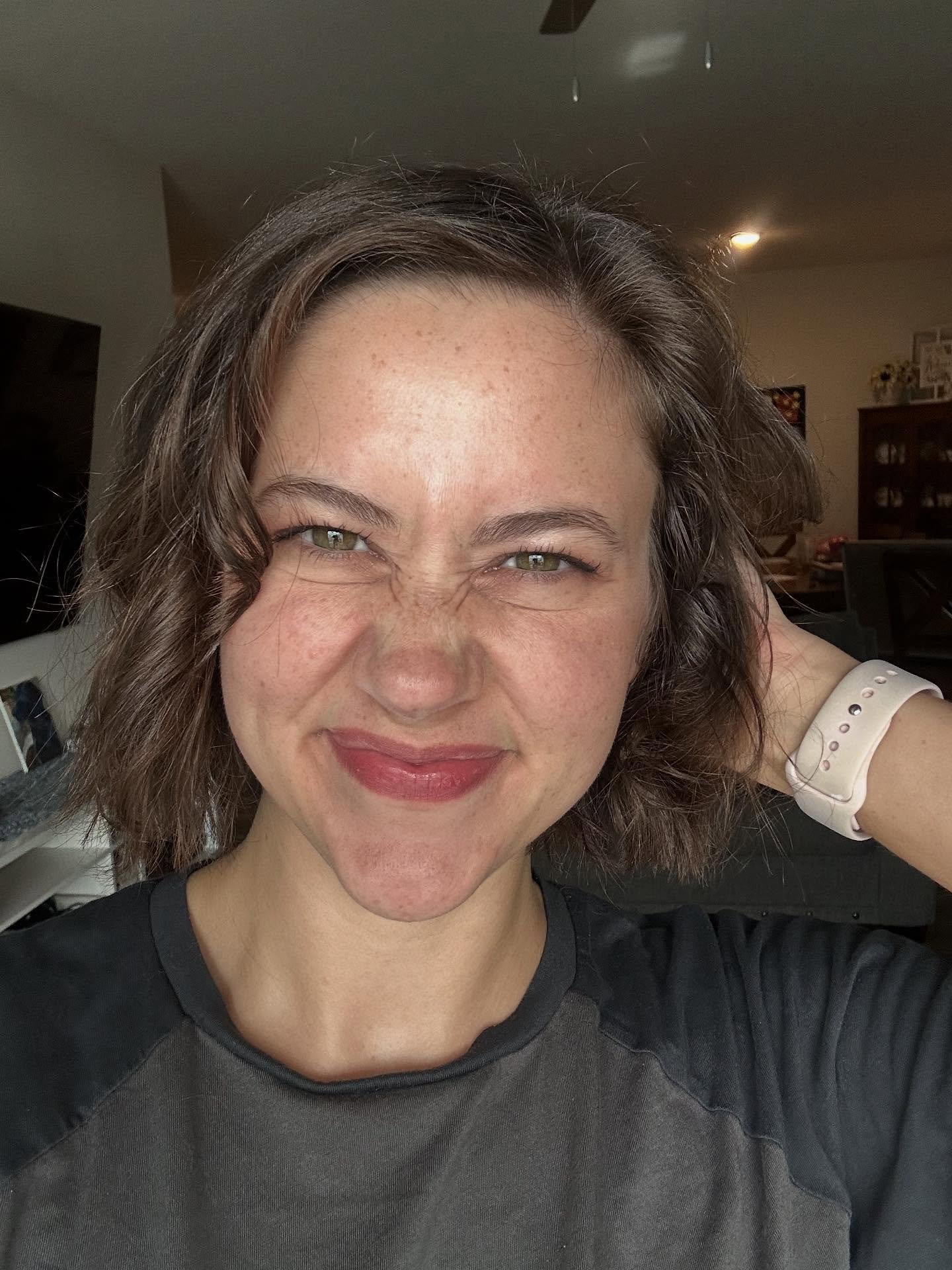 Short wavy bob with a relaxed side part