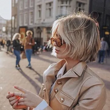 Swept choppy bob with long front pieces