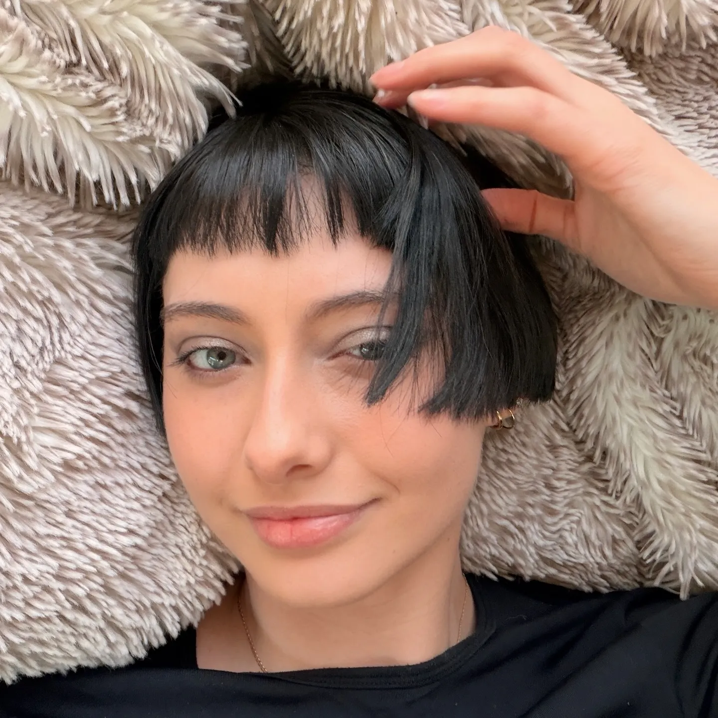 Asymmetrical dark micro bob with short fringe and longer side