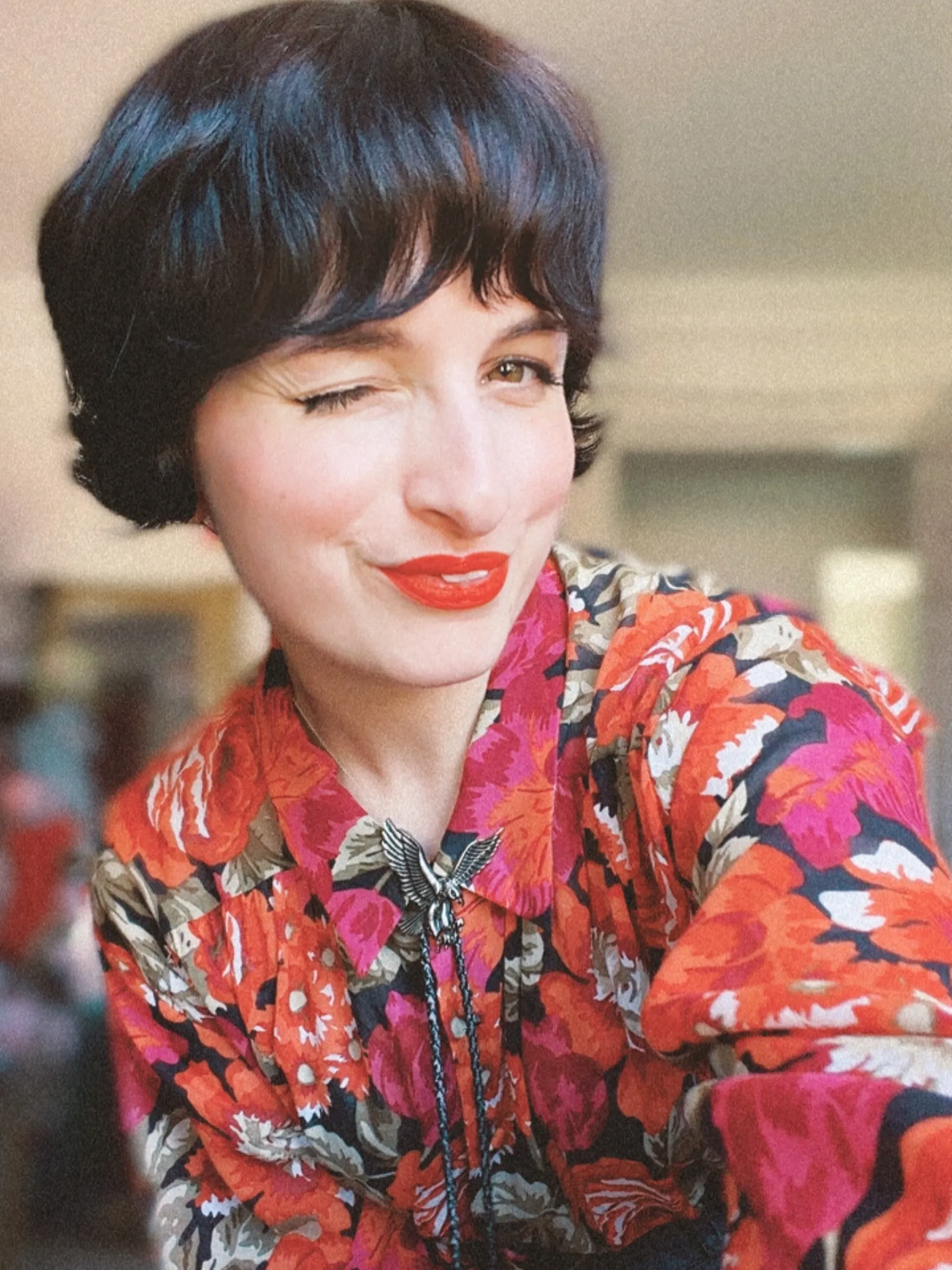 Soft layered ear-length bob with side fringe