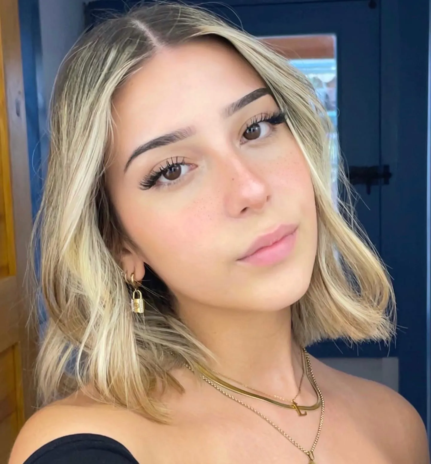 Soft blonde lob with loose waves