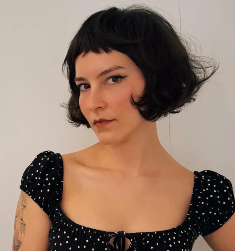 Gothic Bob Hairstyles: 21 Alternative Cut Ideas