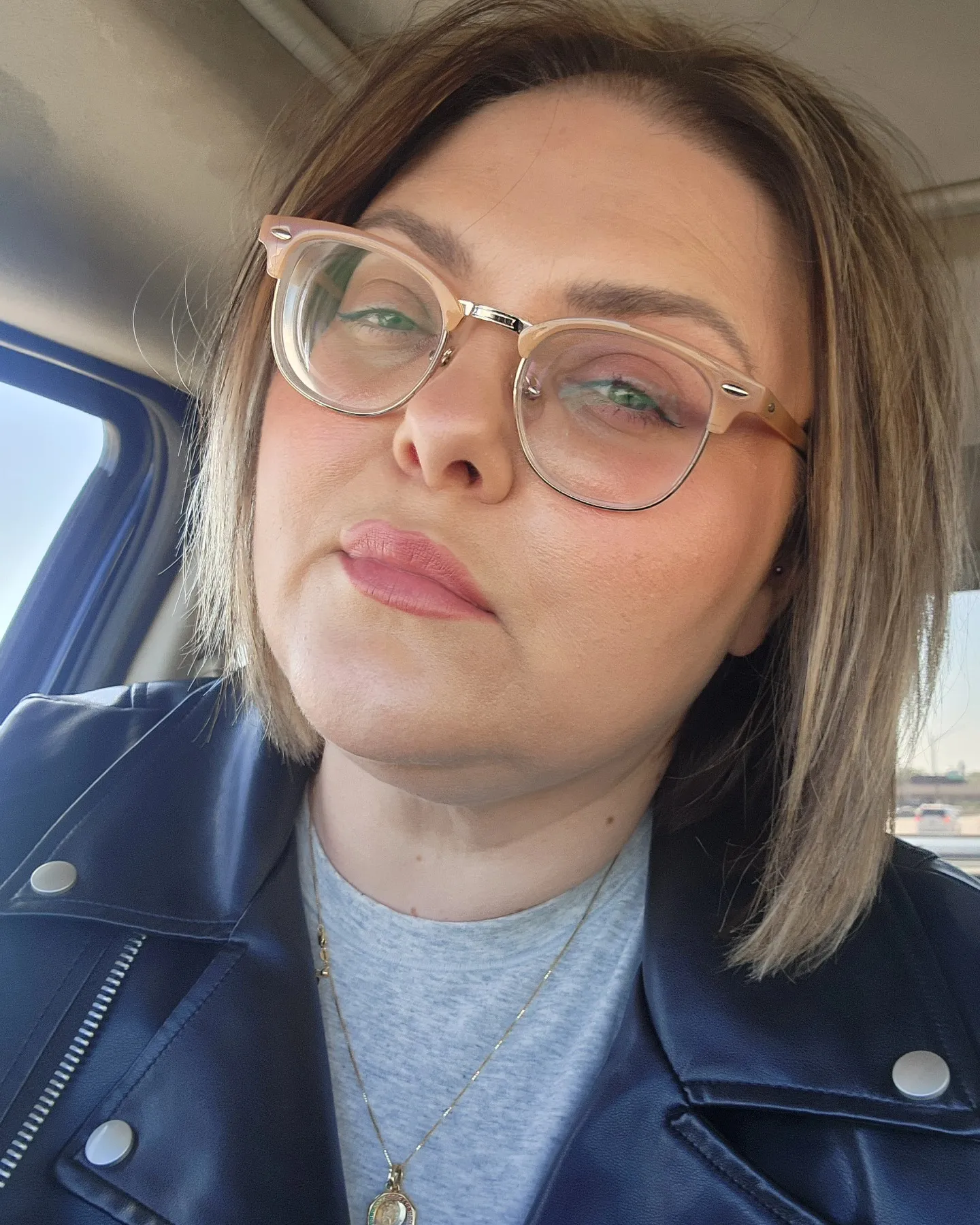 Blunt collarbone bob with soft side part and subtle face framing