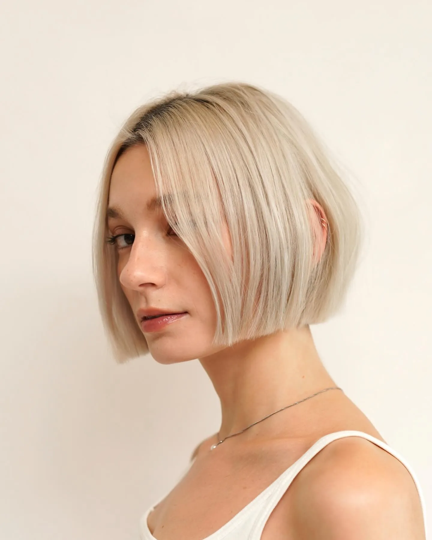 Angled mini bob with long front pieces