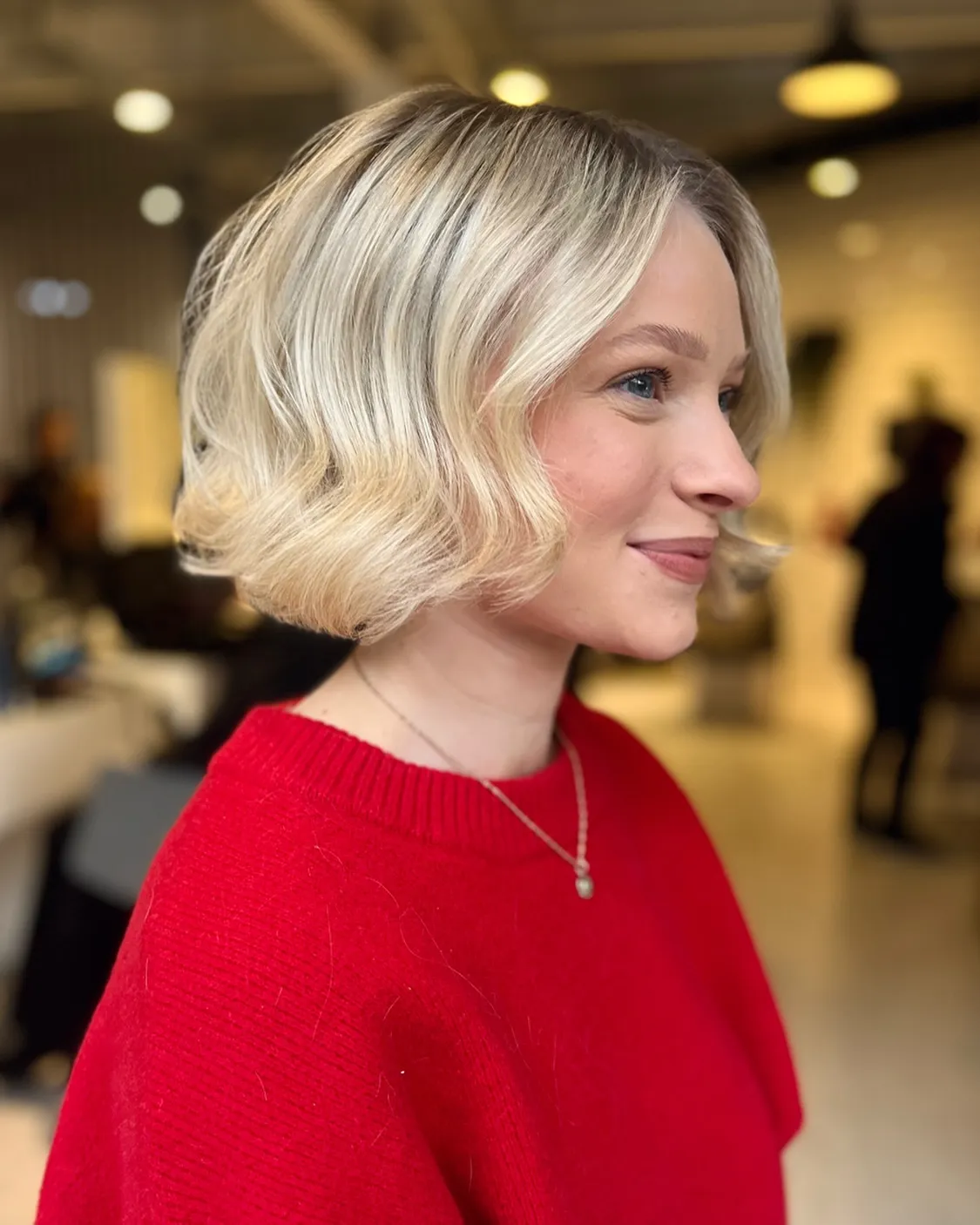 Vintage rounded bob with sculpted waves
