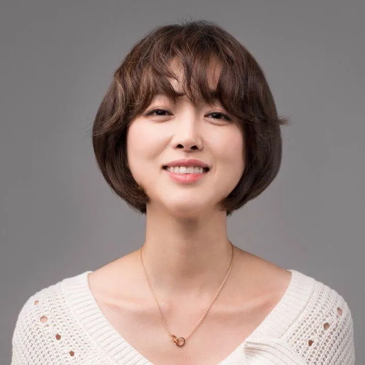 Soft rounded bob with curtain fringe