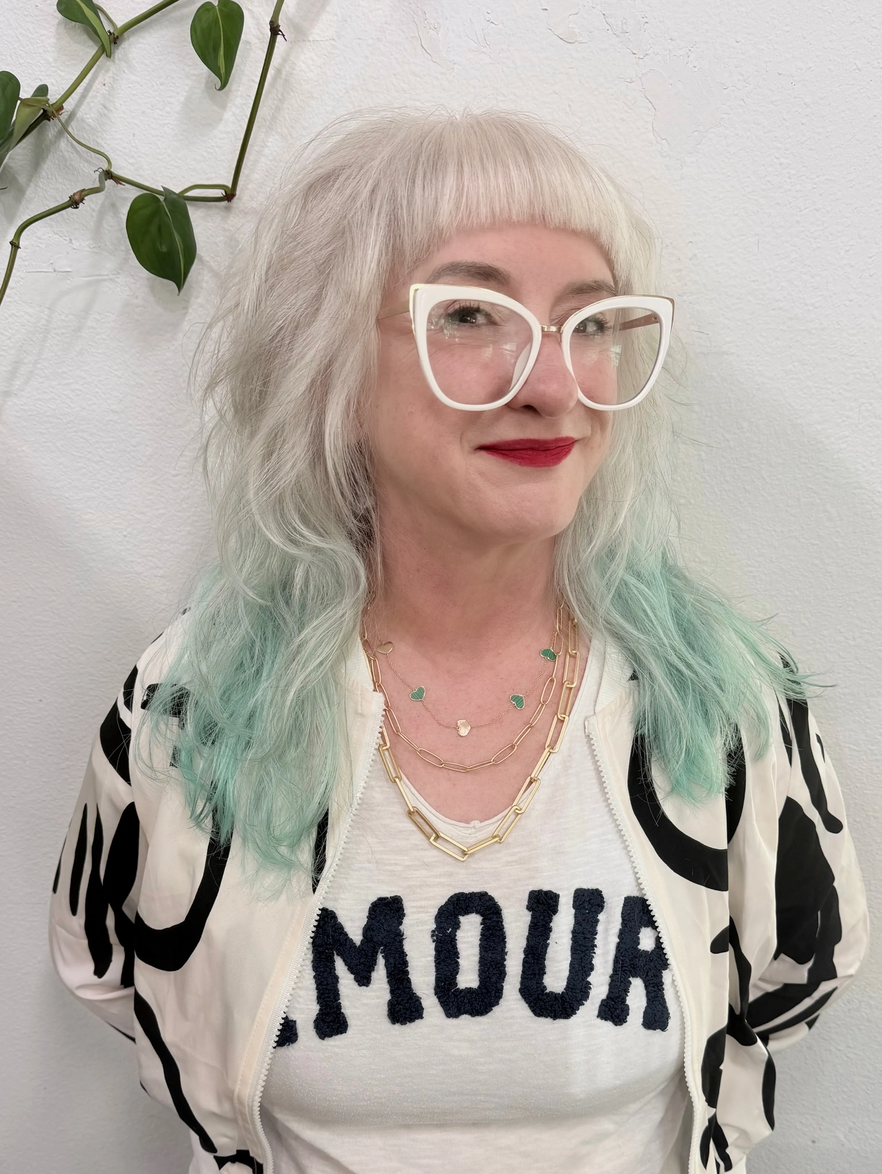 Silver wavy shag with straight fringe and softly coloured ends