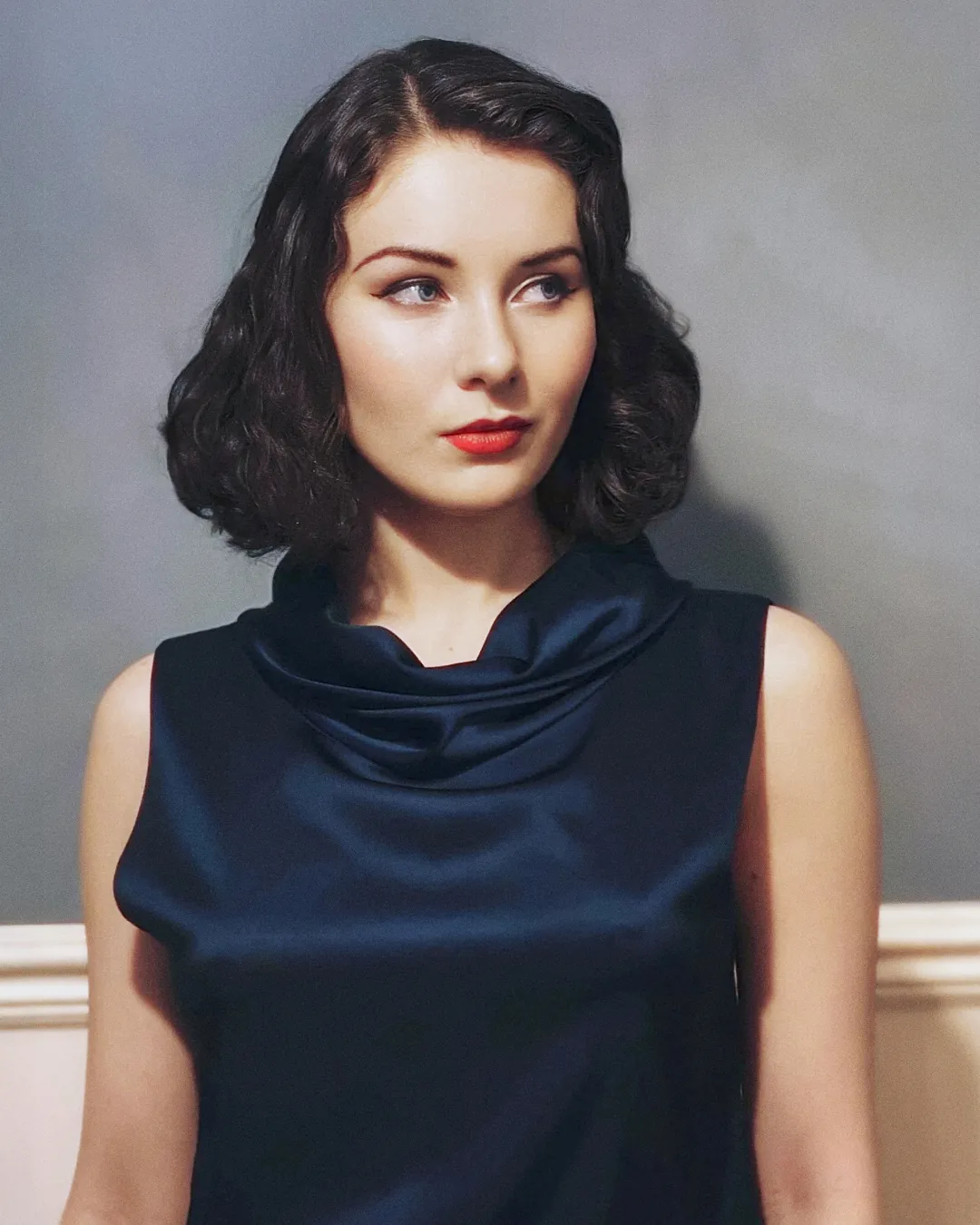 Soft Pageboy Waves