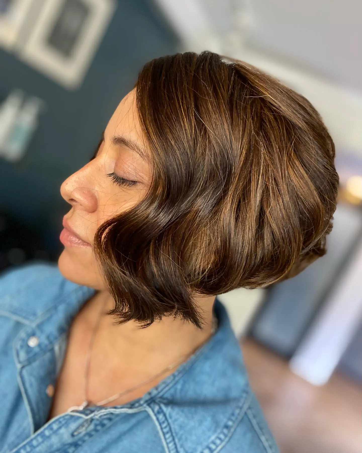 Wavy A-line bob with soft highlighted bends