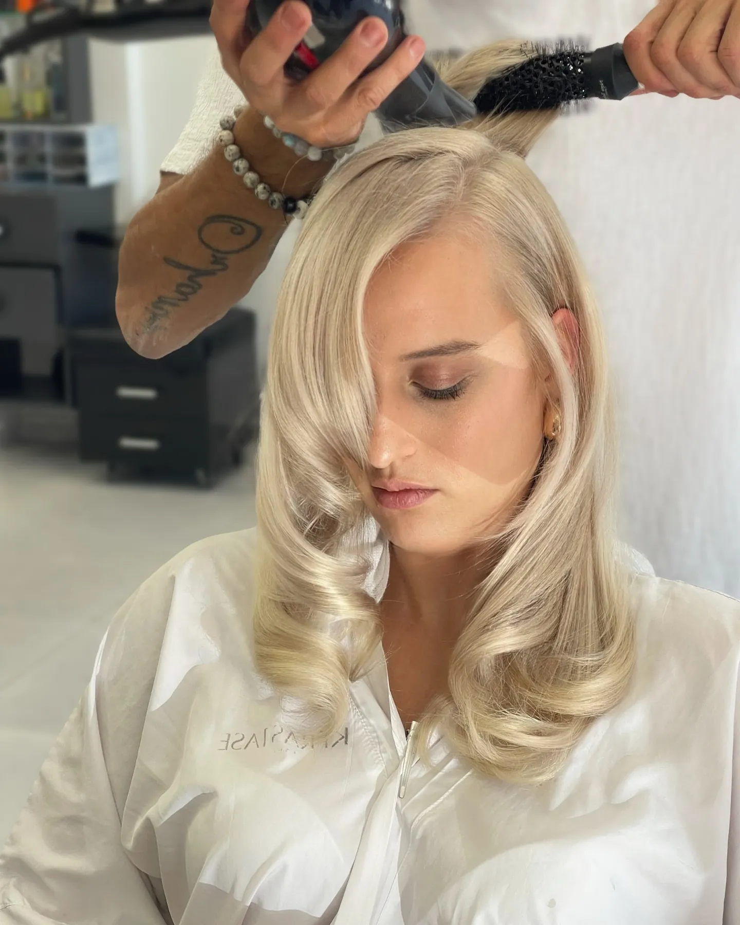 Ash Blonde Blowout