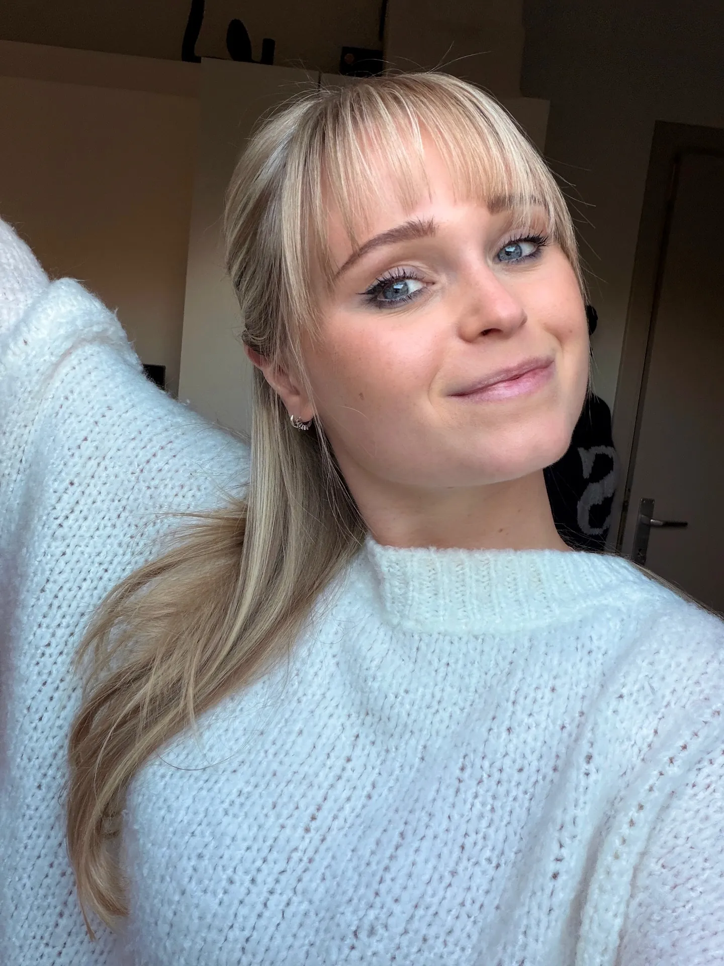 Wispy Straight Bangs