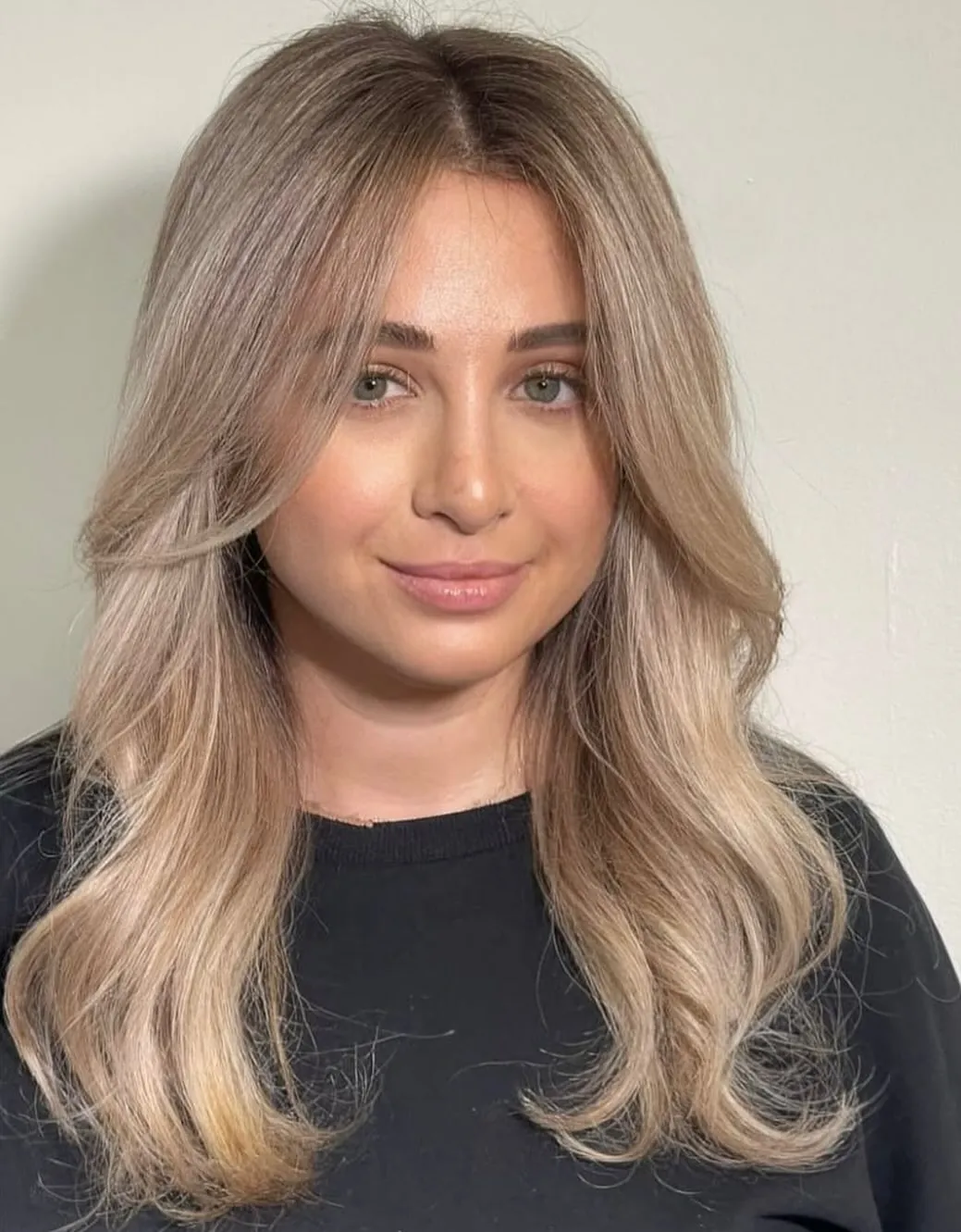 Soft Beige Waves