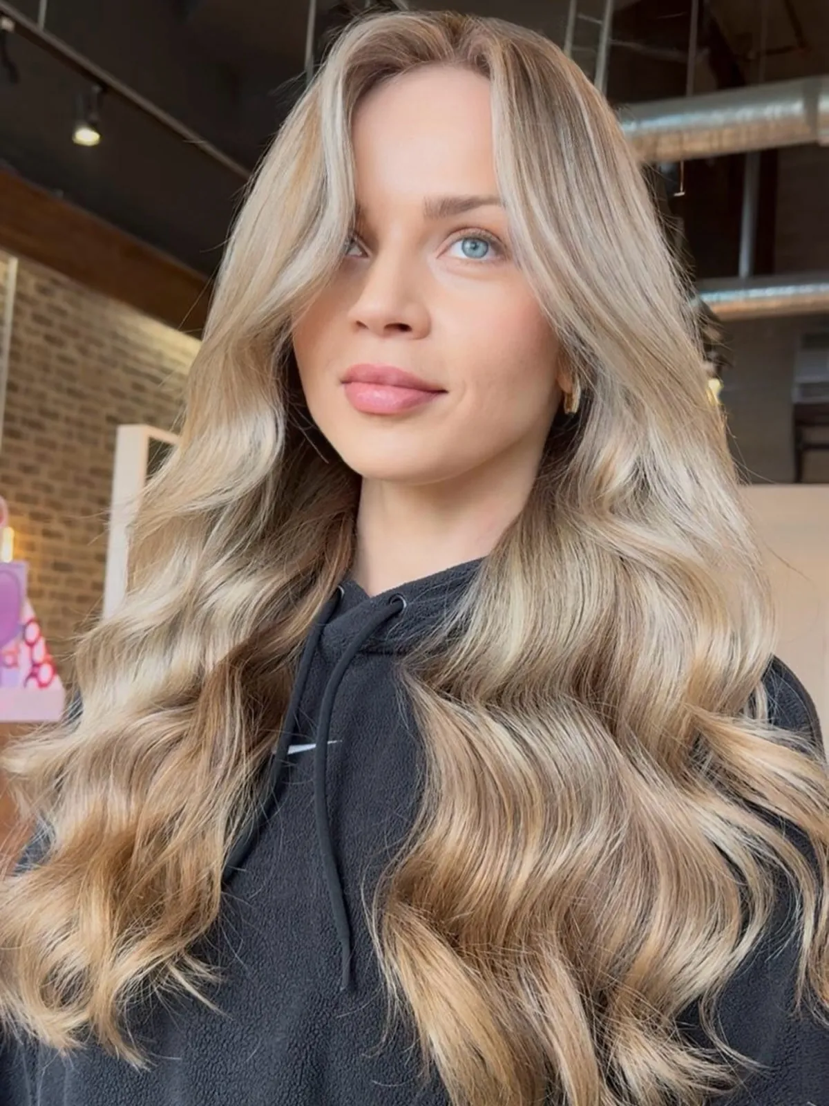 Polished Beige Waves