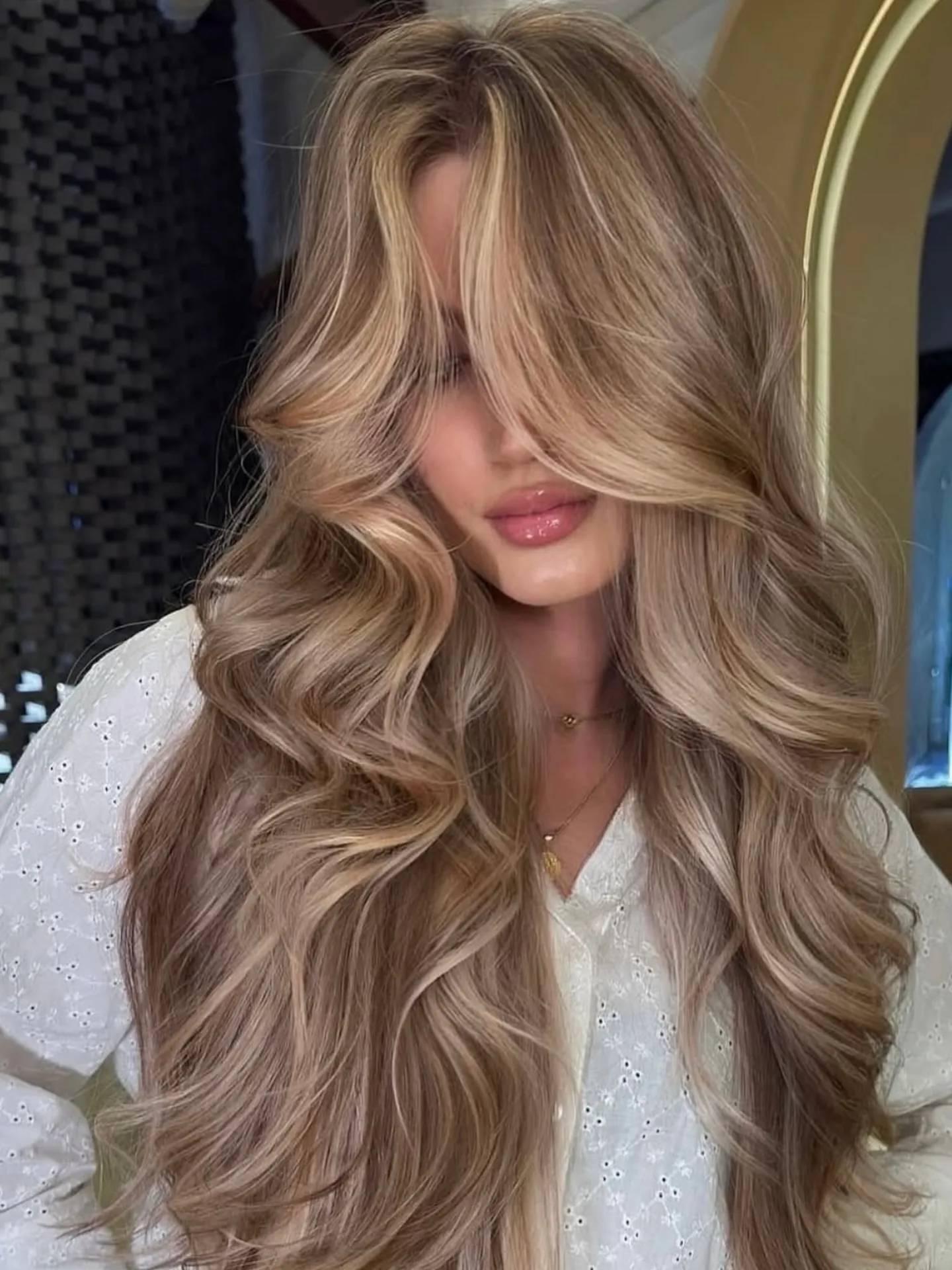 Voluminous Beige Waves