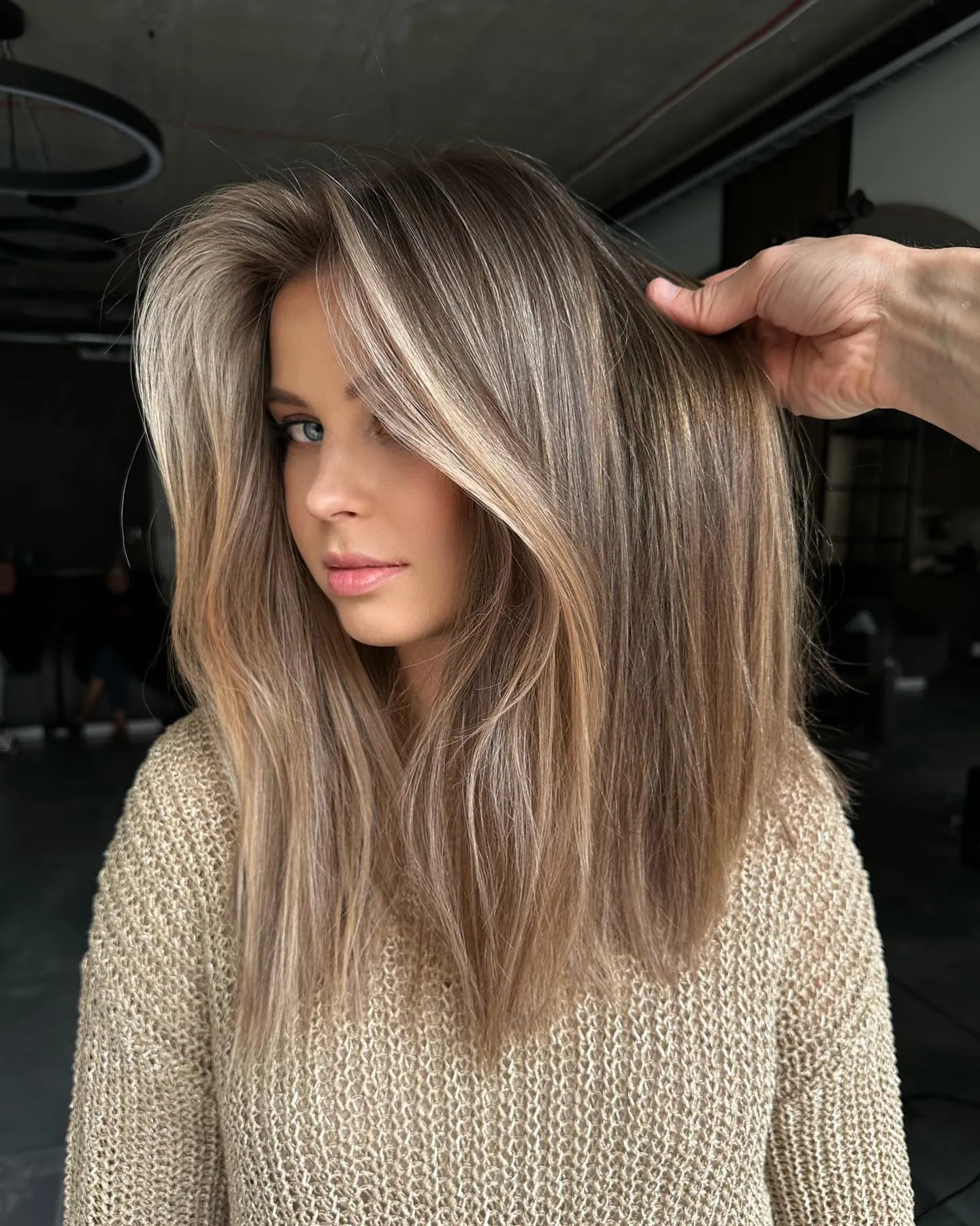Straight Beige Lob