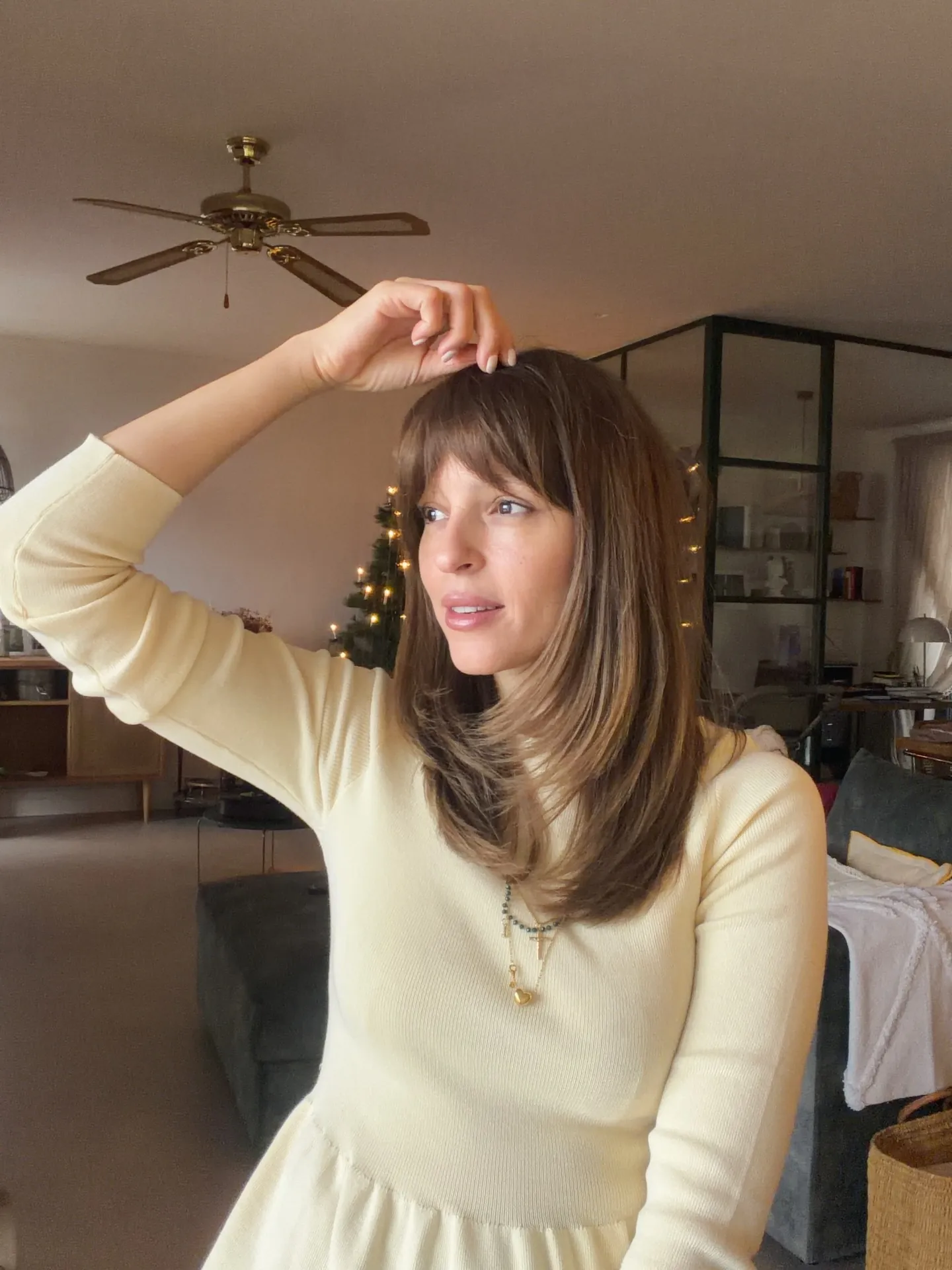 Smooth layered blowout with rounded Birkin fringe