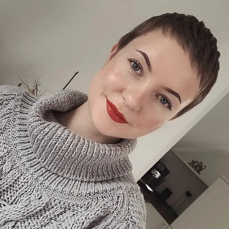 micro fringe crop haircut