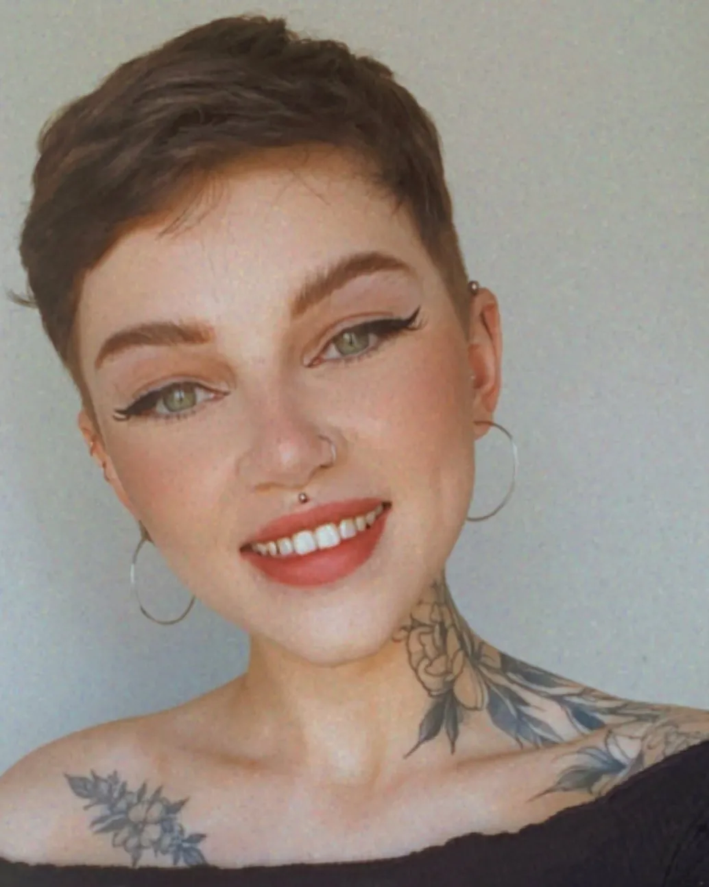 soft side pixie haircut