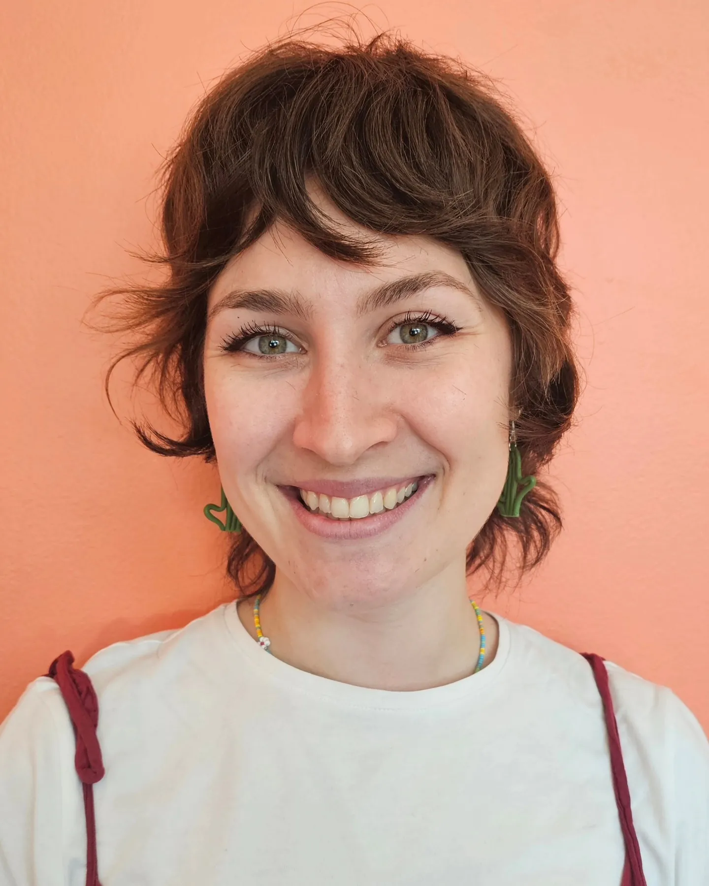 Soft curly chillet with rounded fringe