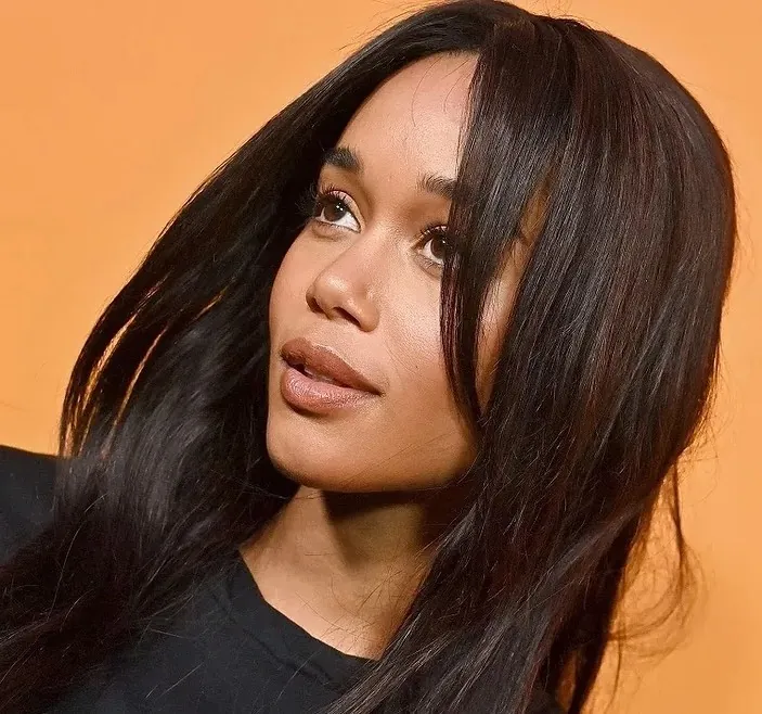 Long dark curve cut with smooth face-framing layers