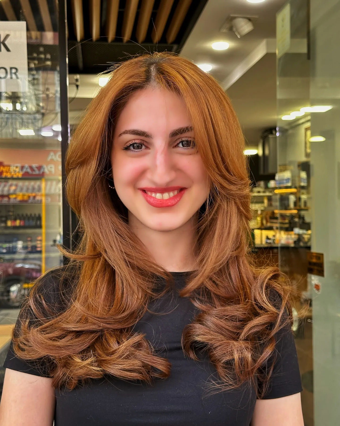 Copper curve cut with long rounded blowout layers