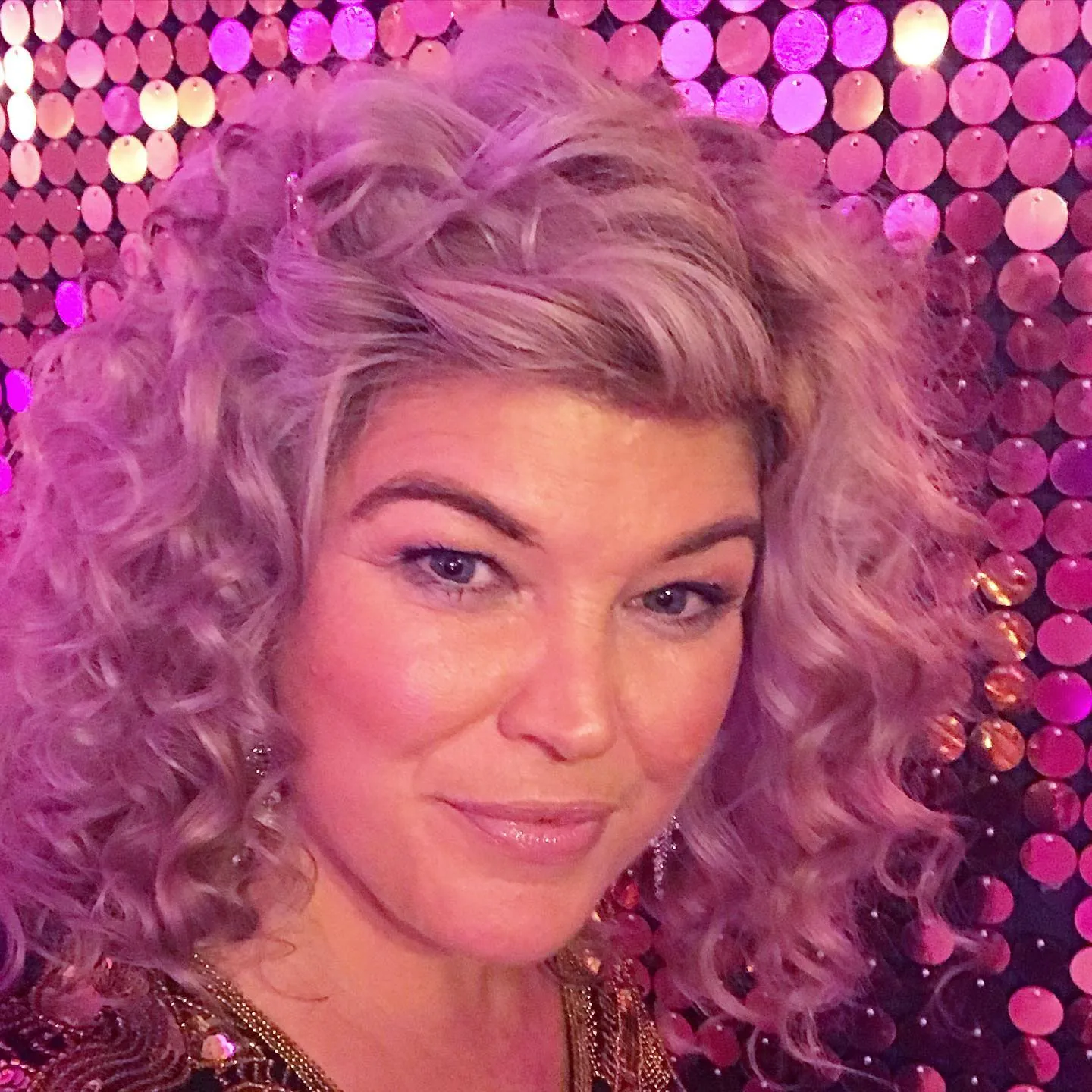 Rounded Blowout hairstyle