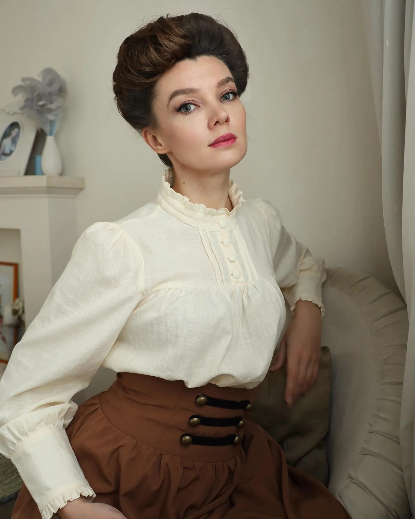 smooth pompadour Edwardian-inspired hairstyle