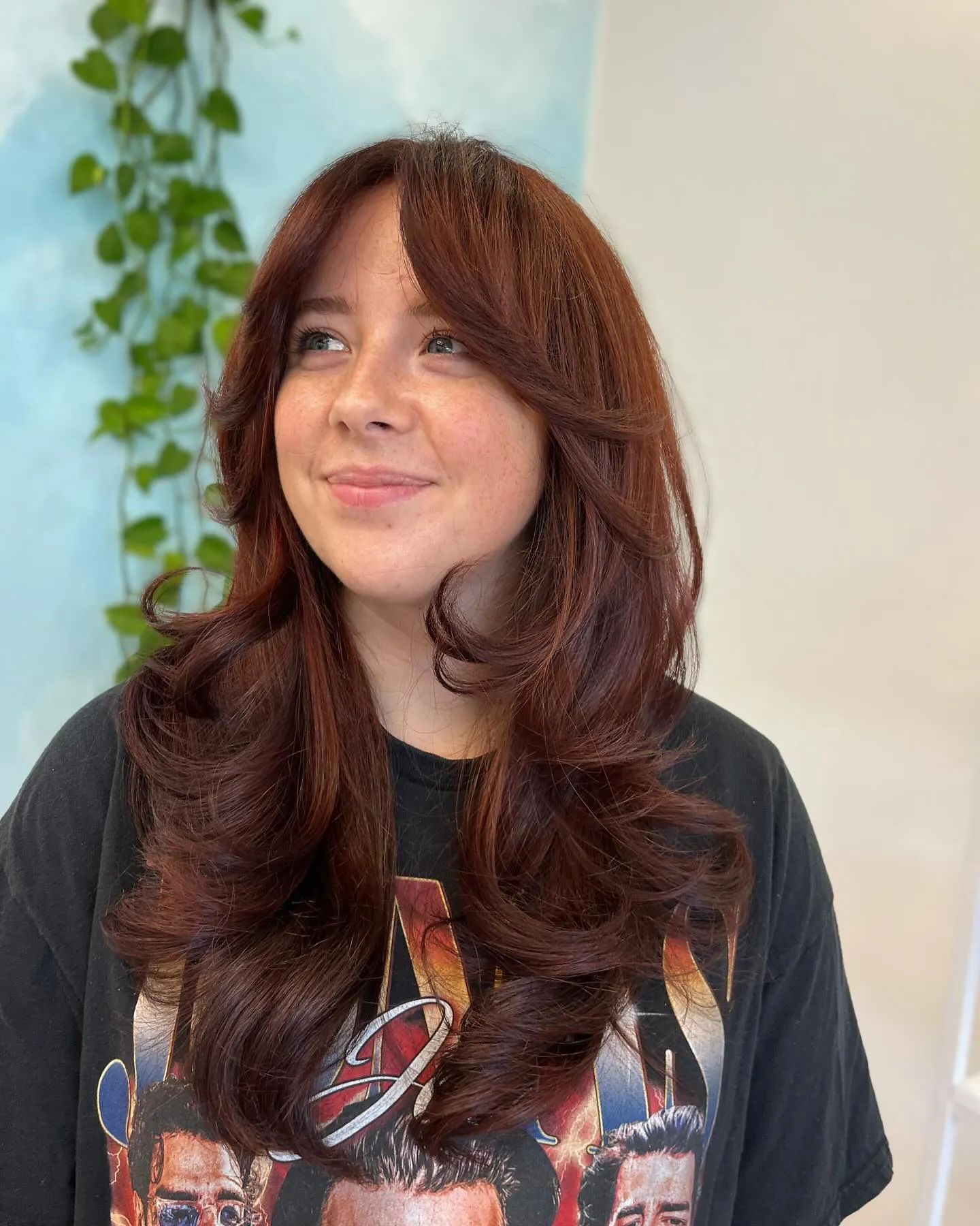 Voluminous butterfly layers with curtain fringe