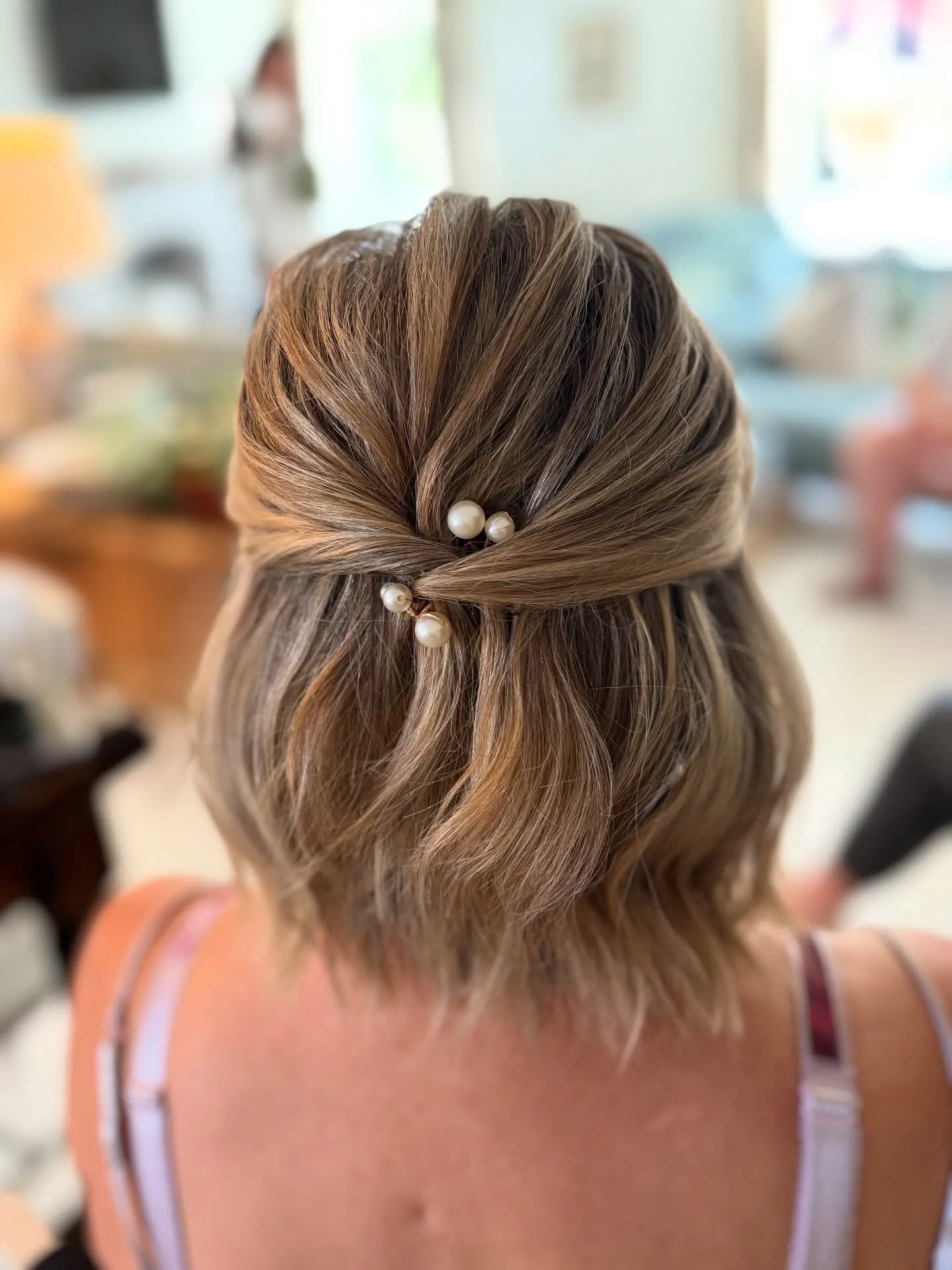 Pearl Half-Up Twist