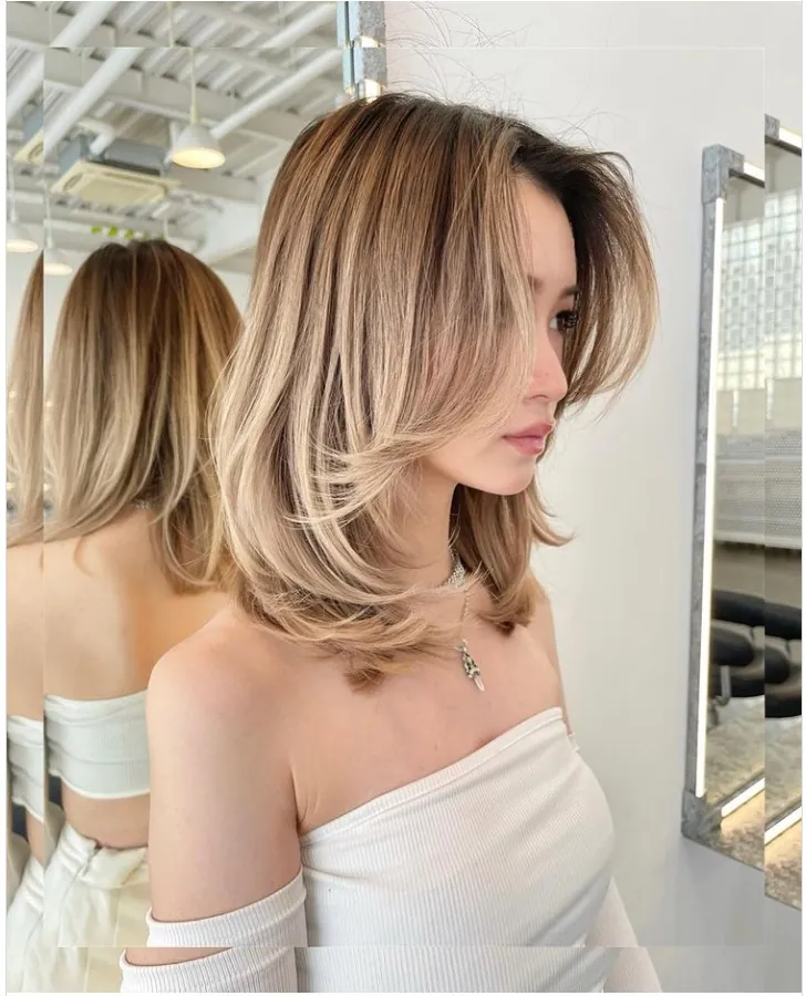 Rounded Blonde Kitty Lob