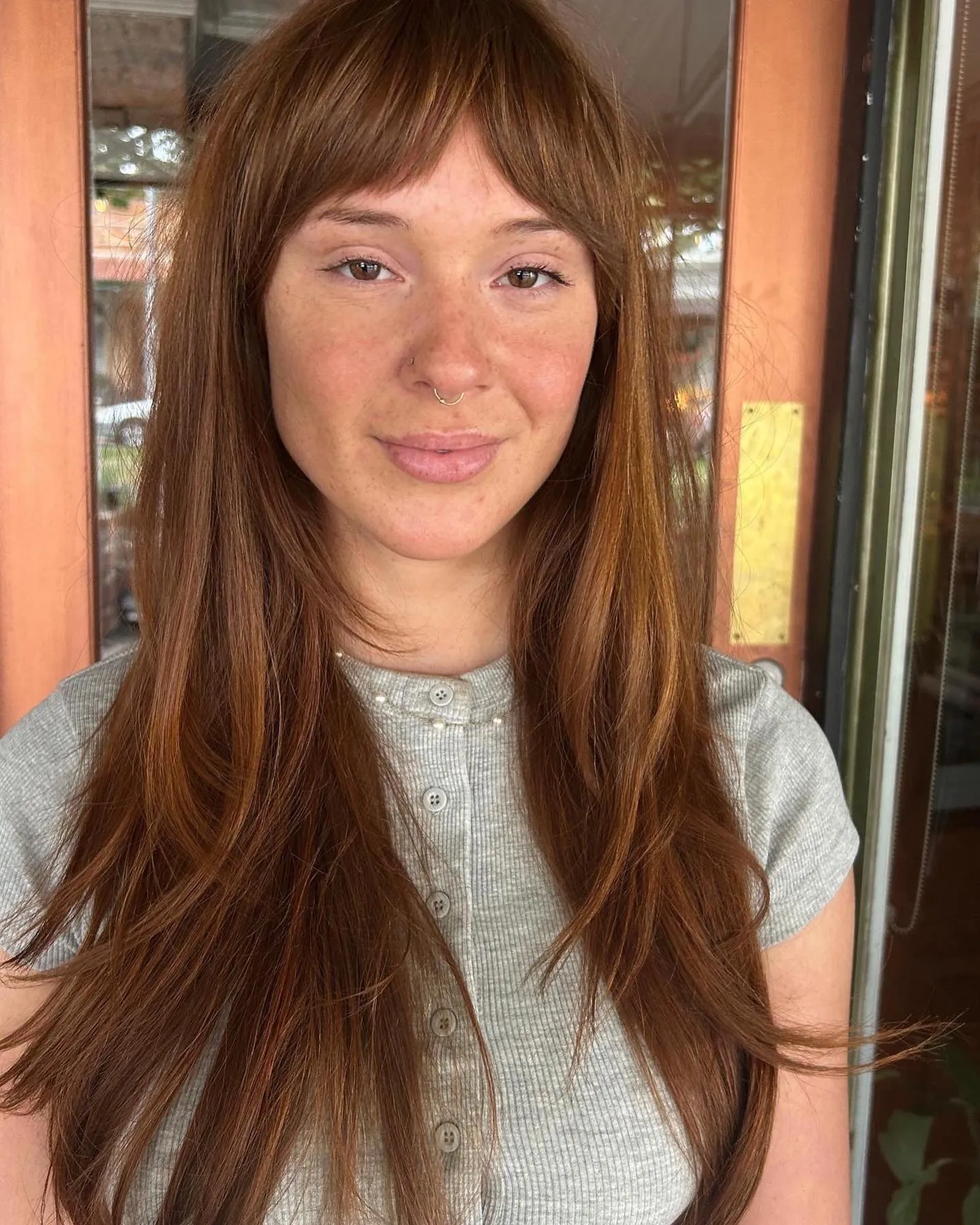Long straight layers with soft full fringe