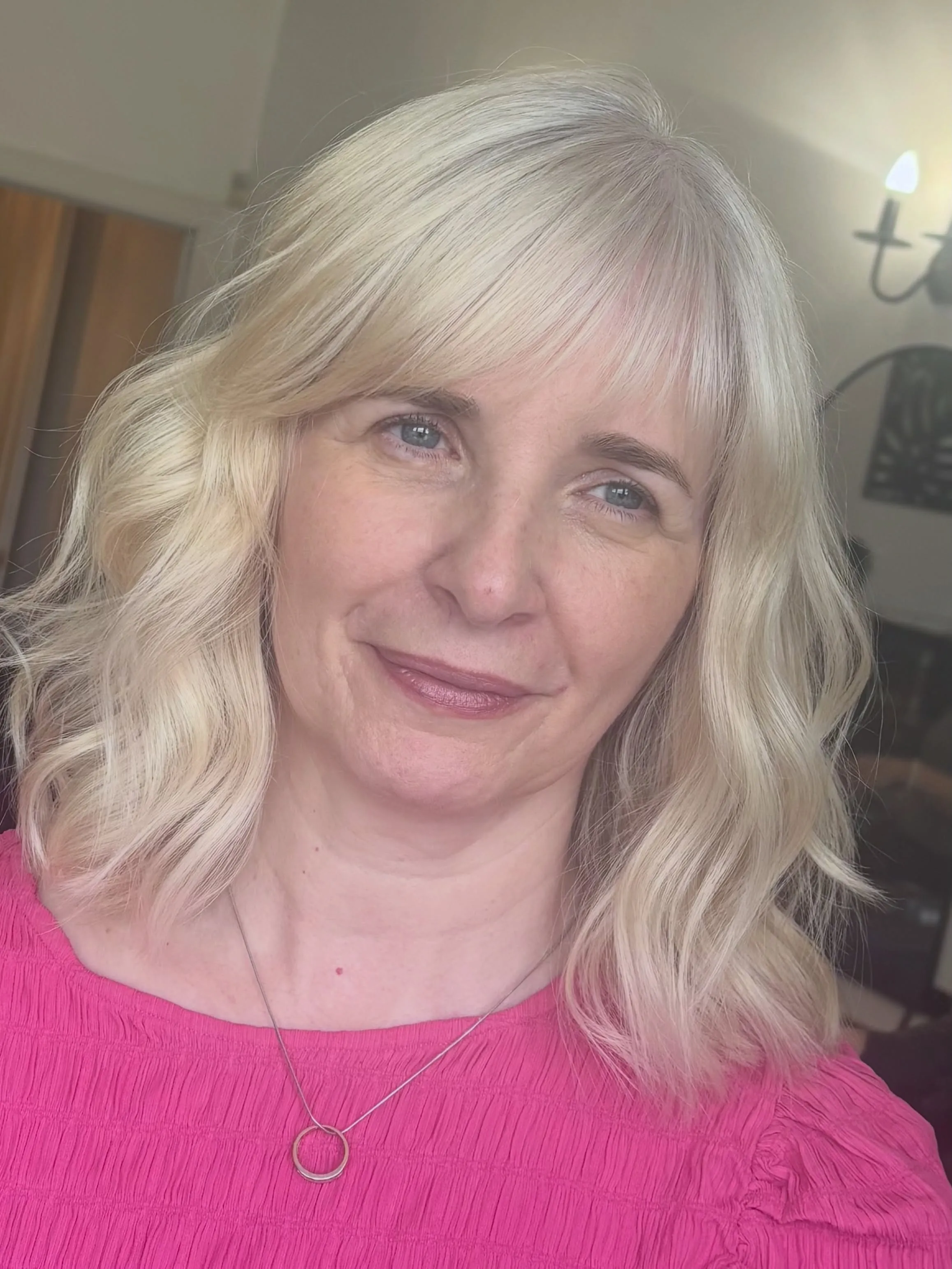 Wavy Wispy-Fringe Lob