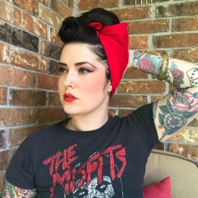 Bow-Wrap Pompadour