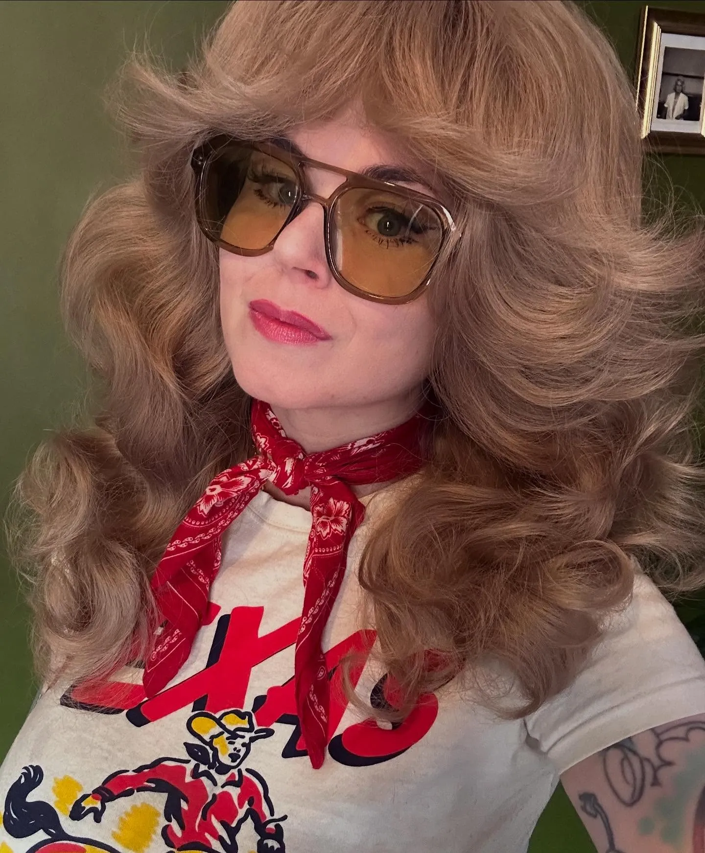 Big Feathered Curls with 1970s-inspired layering