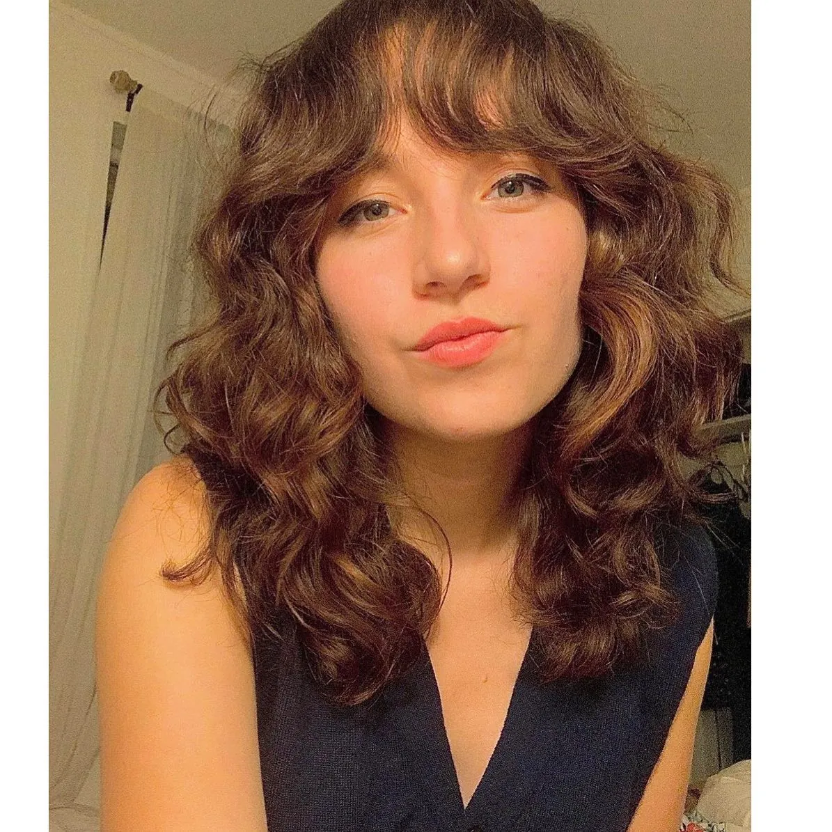 Wavy shag with full fringe and layered sides