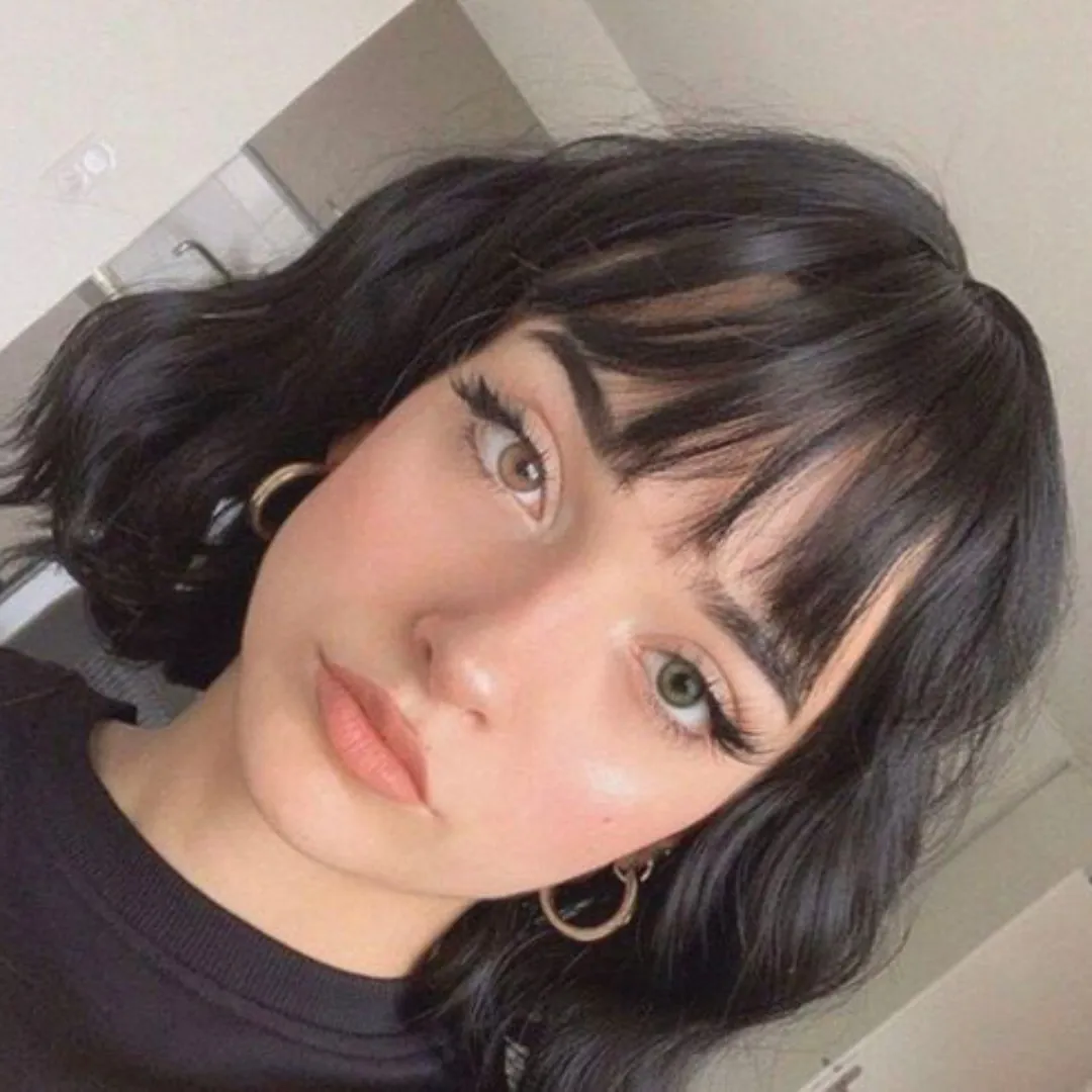 Voluminous Side Bang Style