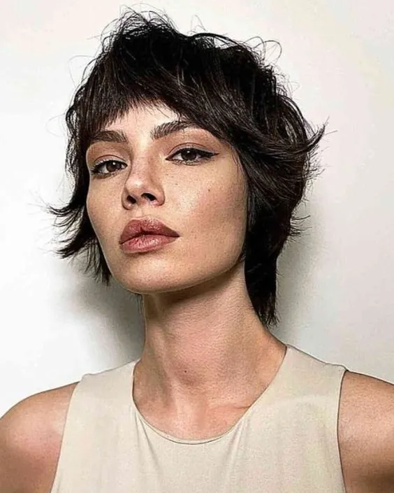 Short Hair With Wispy Bangs: 20 Chic Ideas