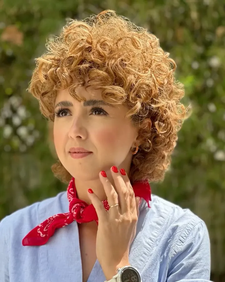 Neck-Tied Curly Scarf