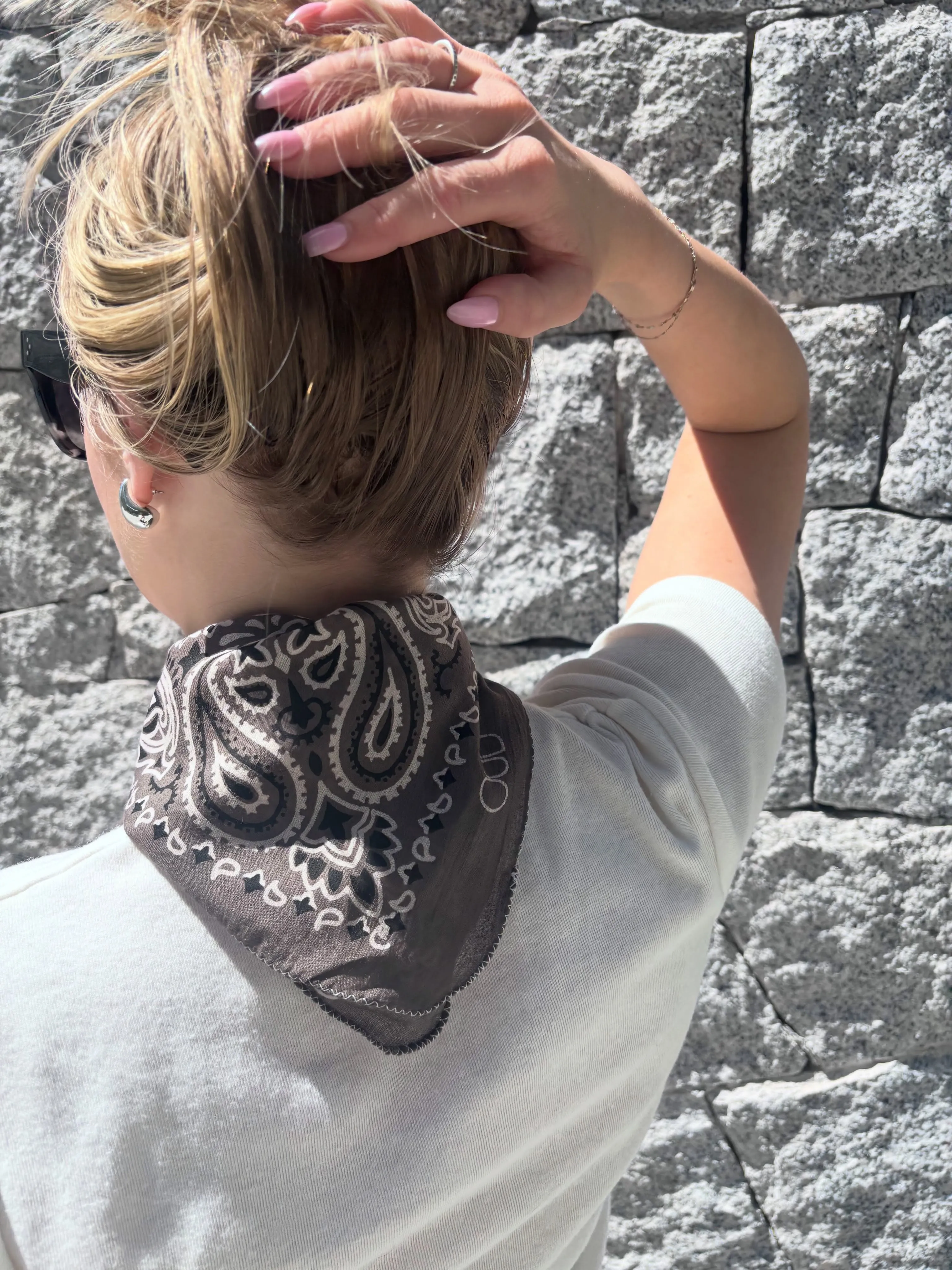 Neck-Tied Short Crop