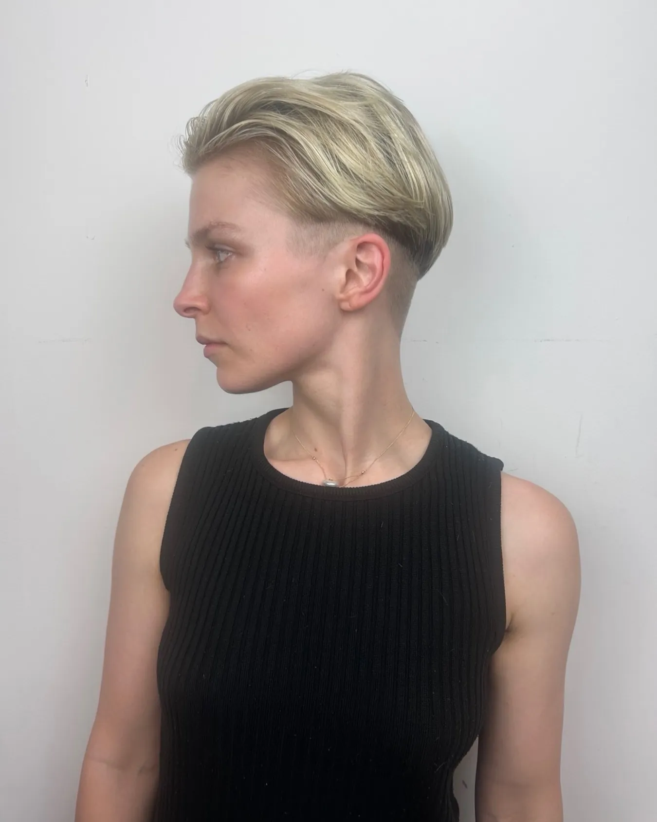 pompadour undercut short hairstyle