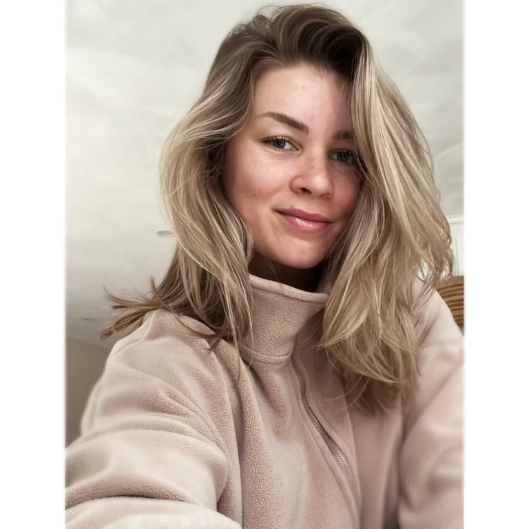 Side-Part Lob Hairstyles: 16 Chic Ideas