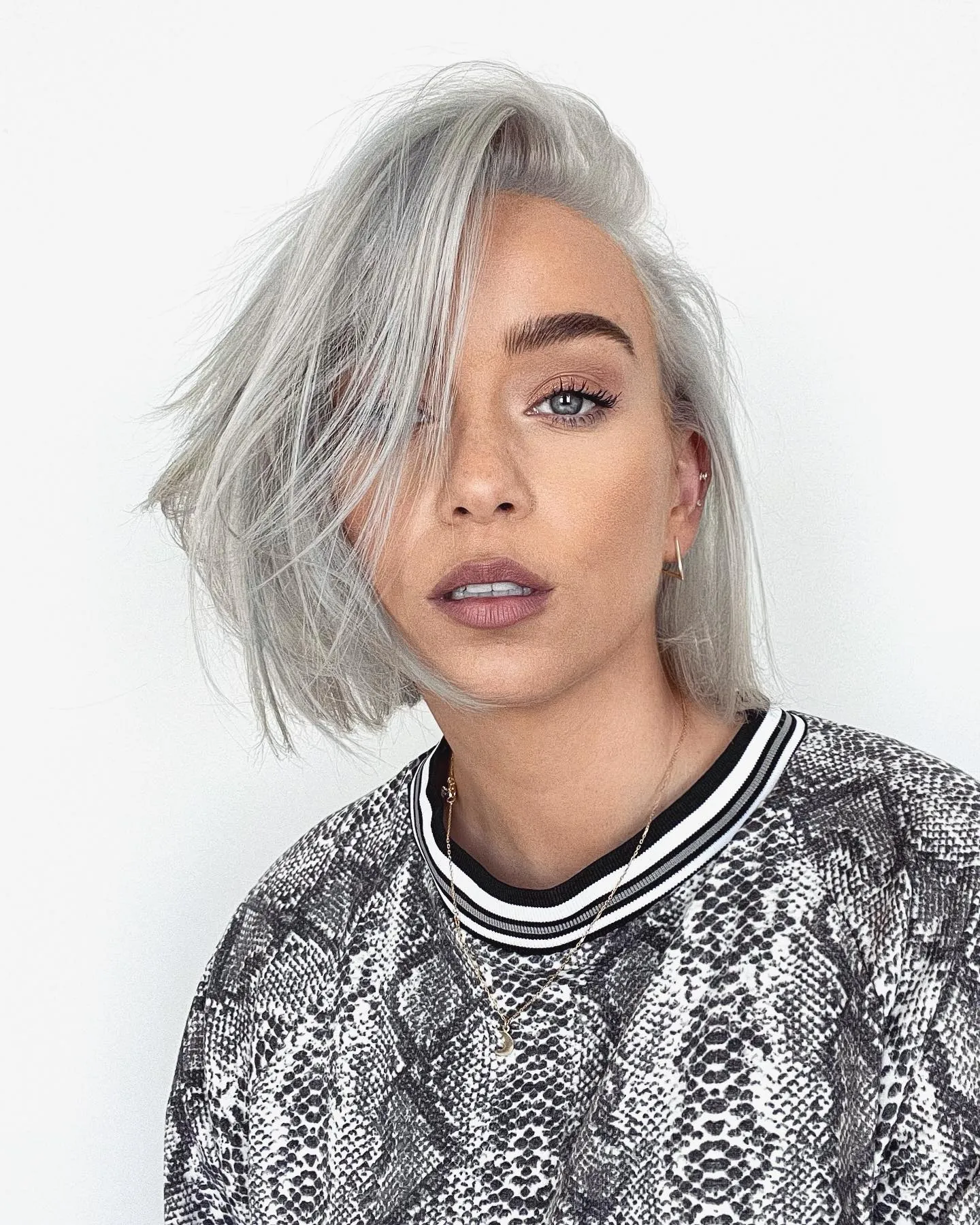 Silver wavy bob with deep side part