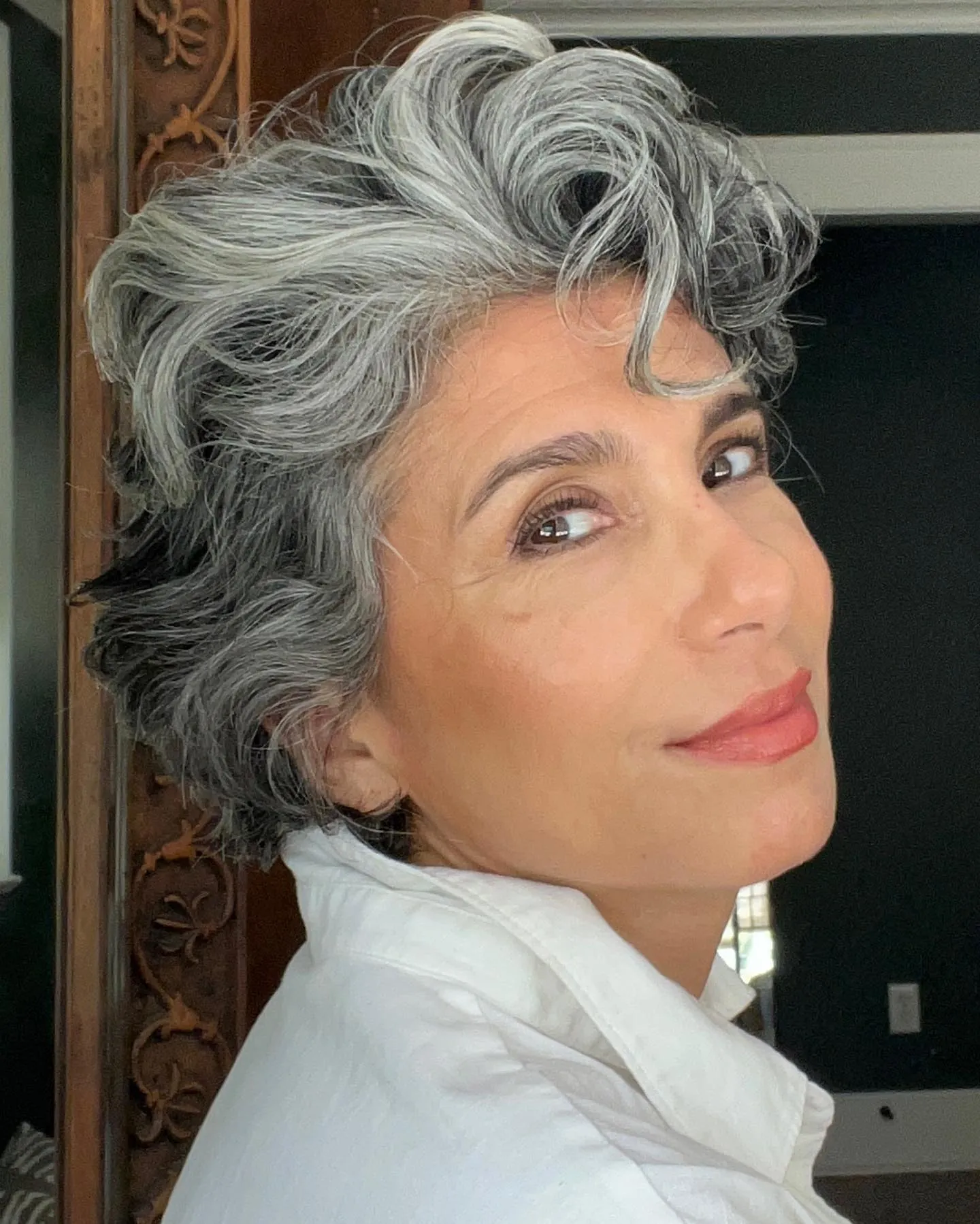 Voluminous silver crop with swept back front