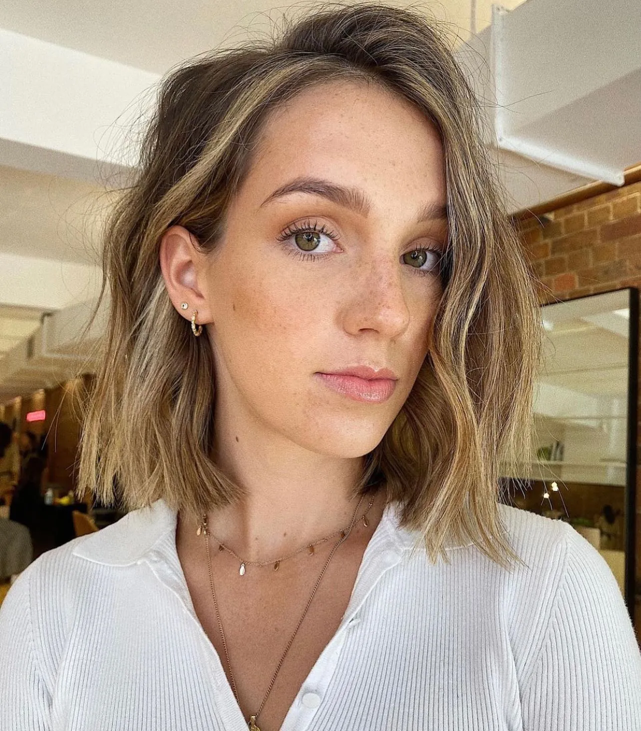 Straight textured lob with blunt airy ends