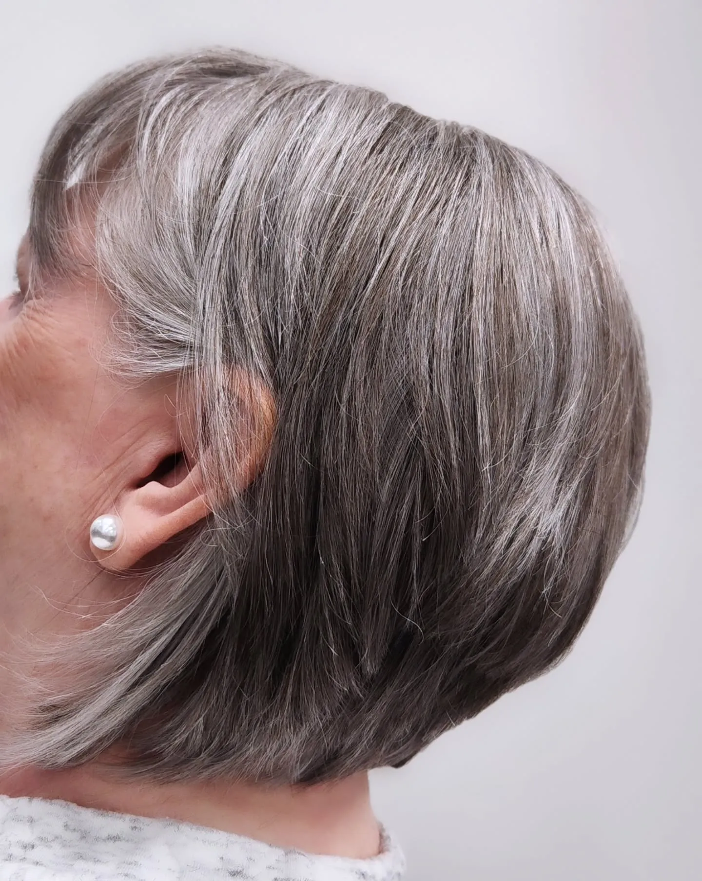 voluminous back stacked bob
