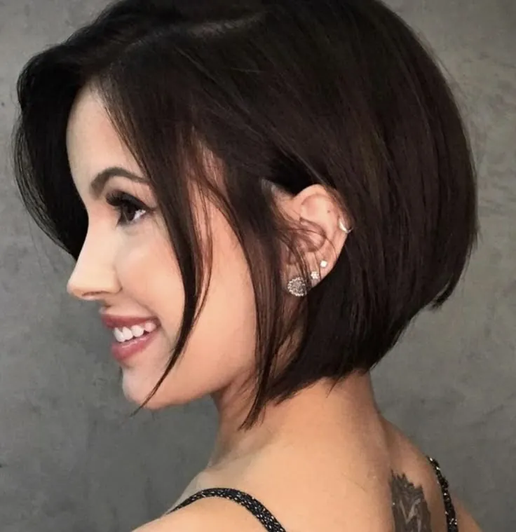 wavy stacked bob