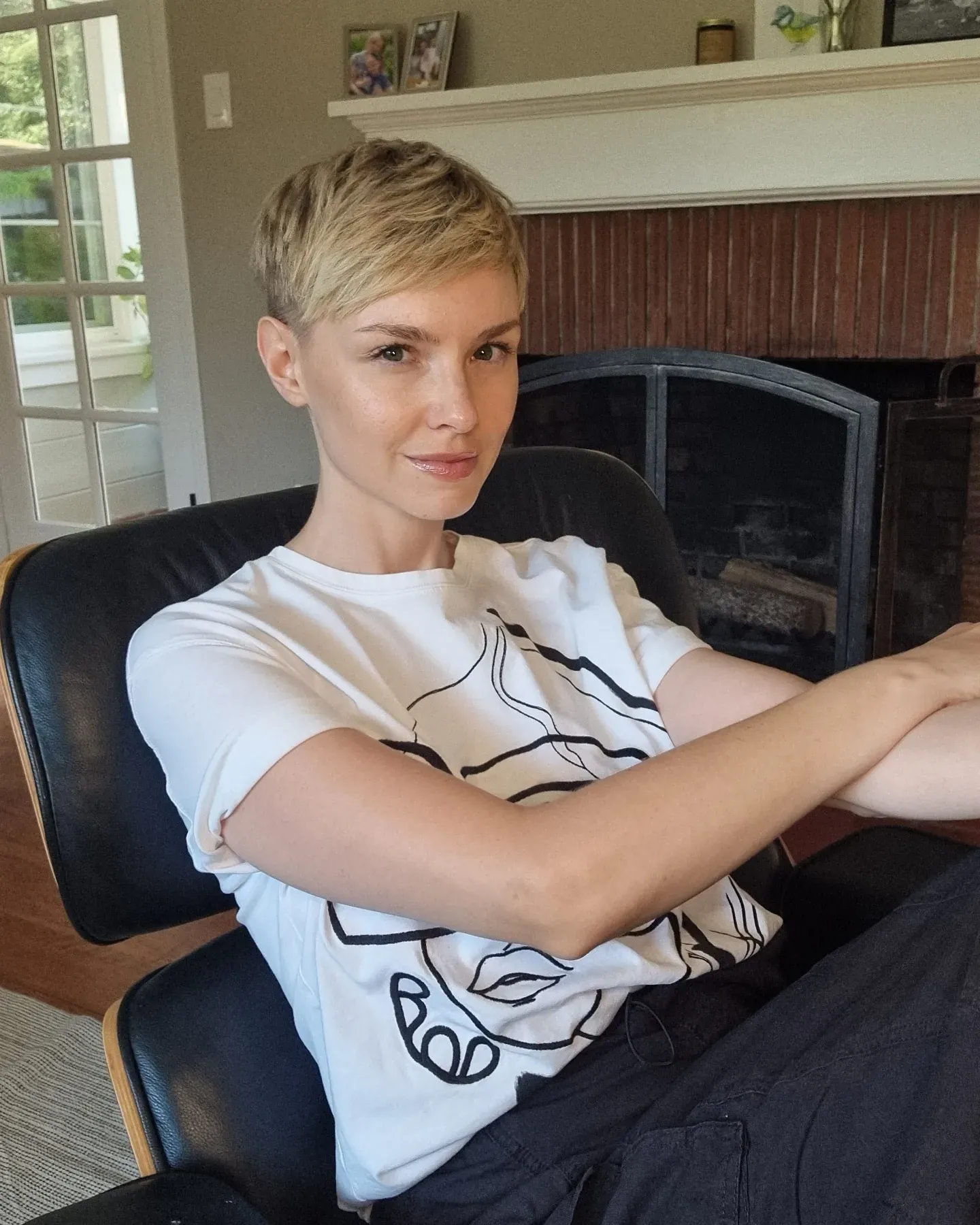 Side-Part Blonde Pixie