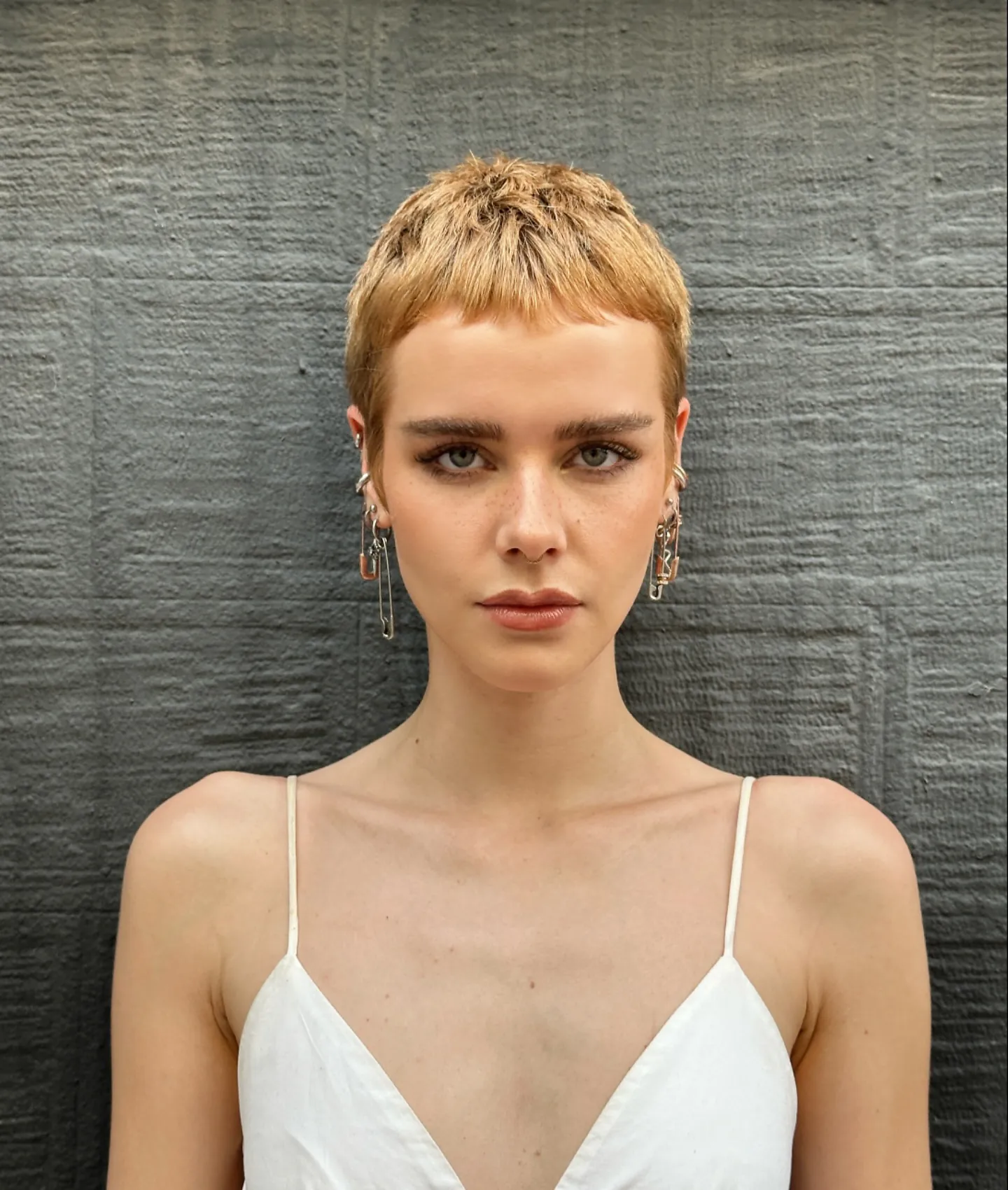 straight-pixie-haircuts