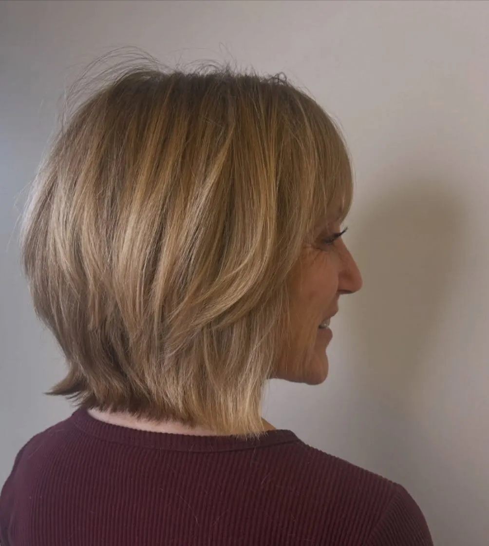 Graduated blonde bob with layered ends
